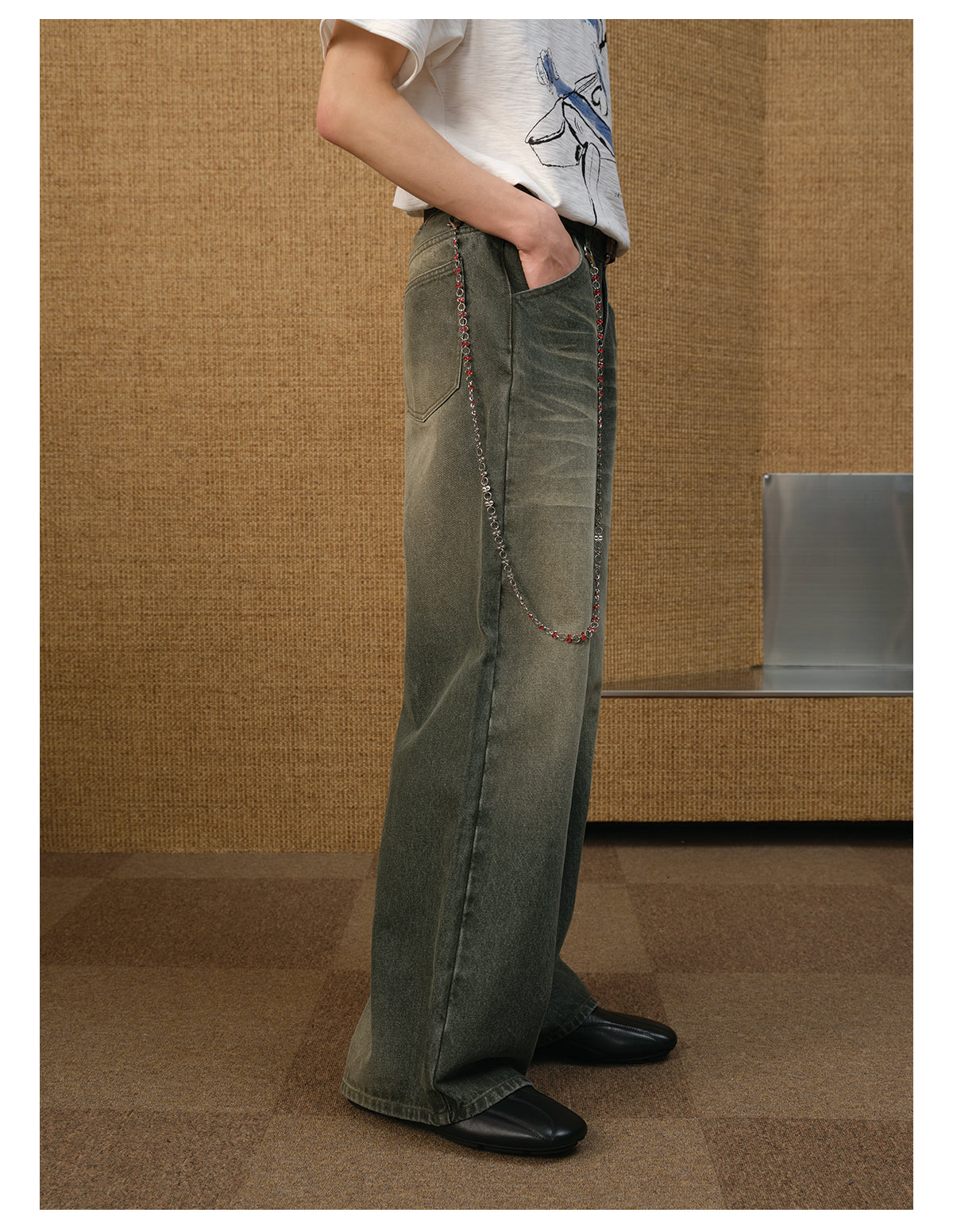 Damaged straight jeans