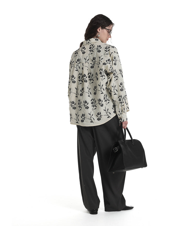 Resort-style shirt with embroidery throughout