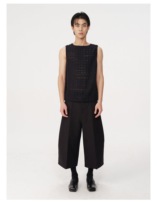 Loose-fitting tank top