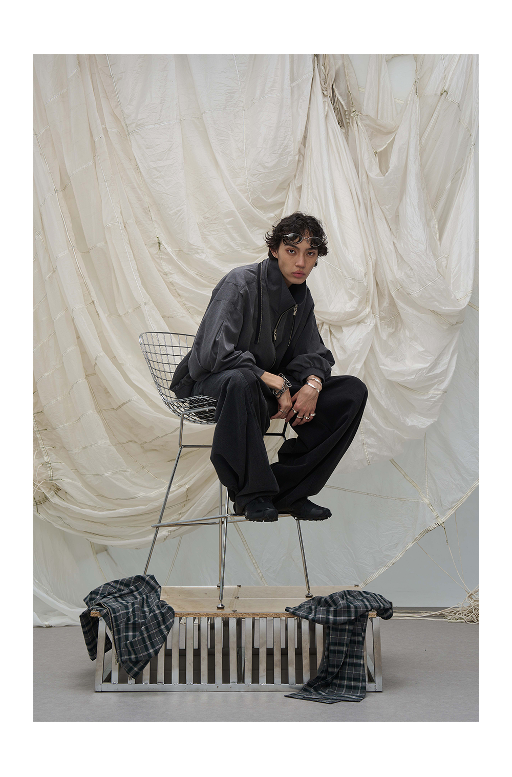 Detachable checkered jacket