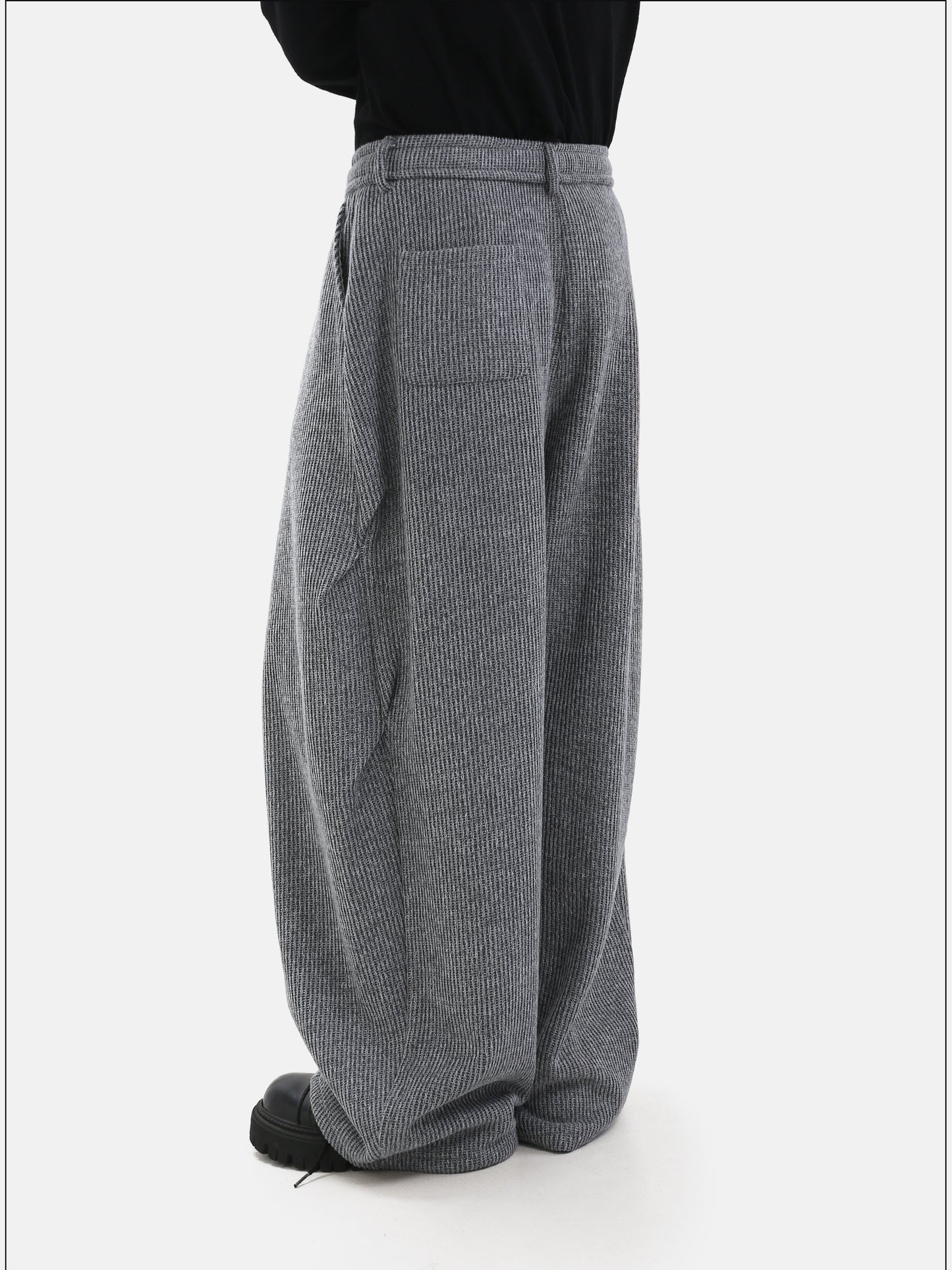 Relaxed Pleated Knit Sweatpants