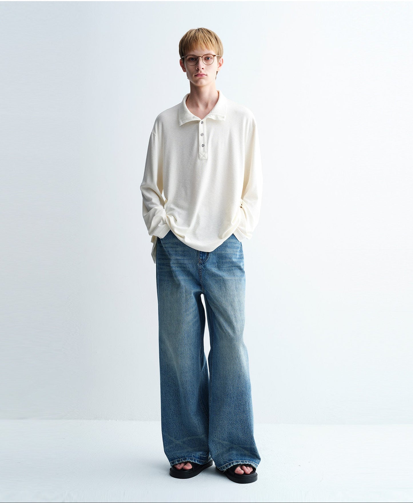 Wash-Damaged Wide-Leg Jeans