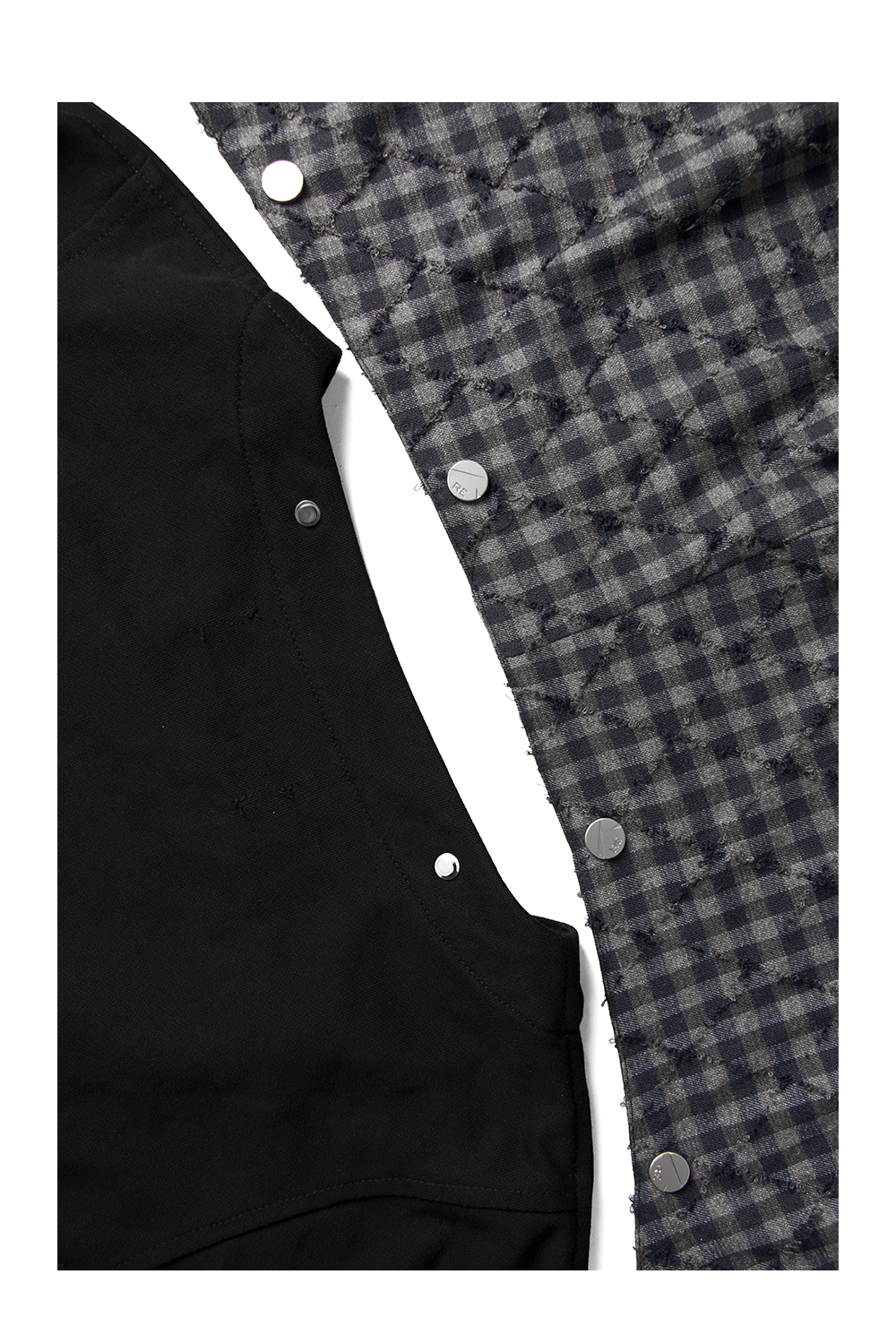 Sweatshirt with detachable hood