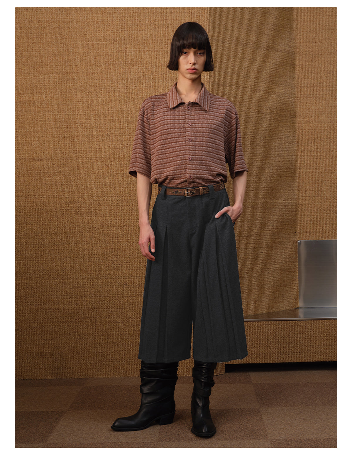 Pleated cropped pants