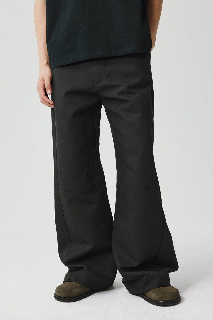 Scimitar cut casual pants