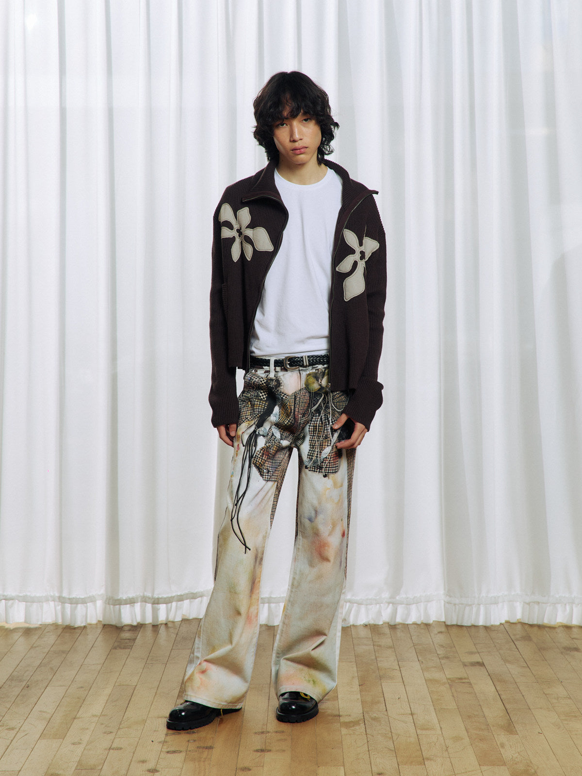 Embroidered Diagonal Zipper Cardigan
