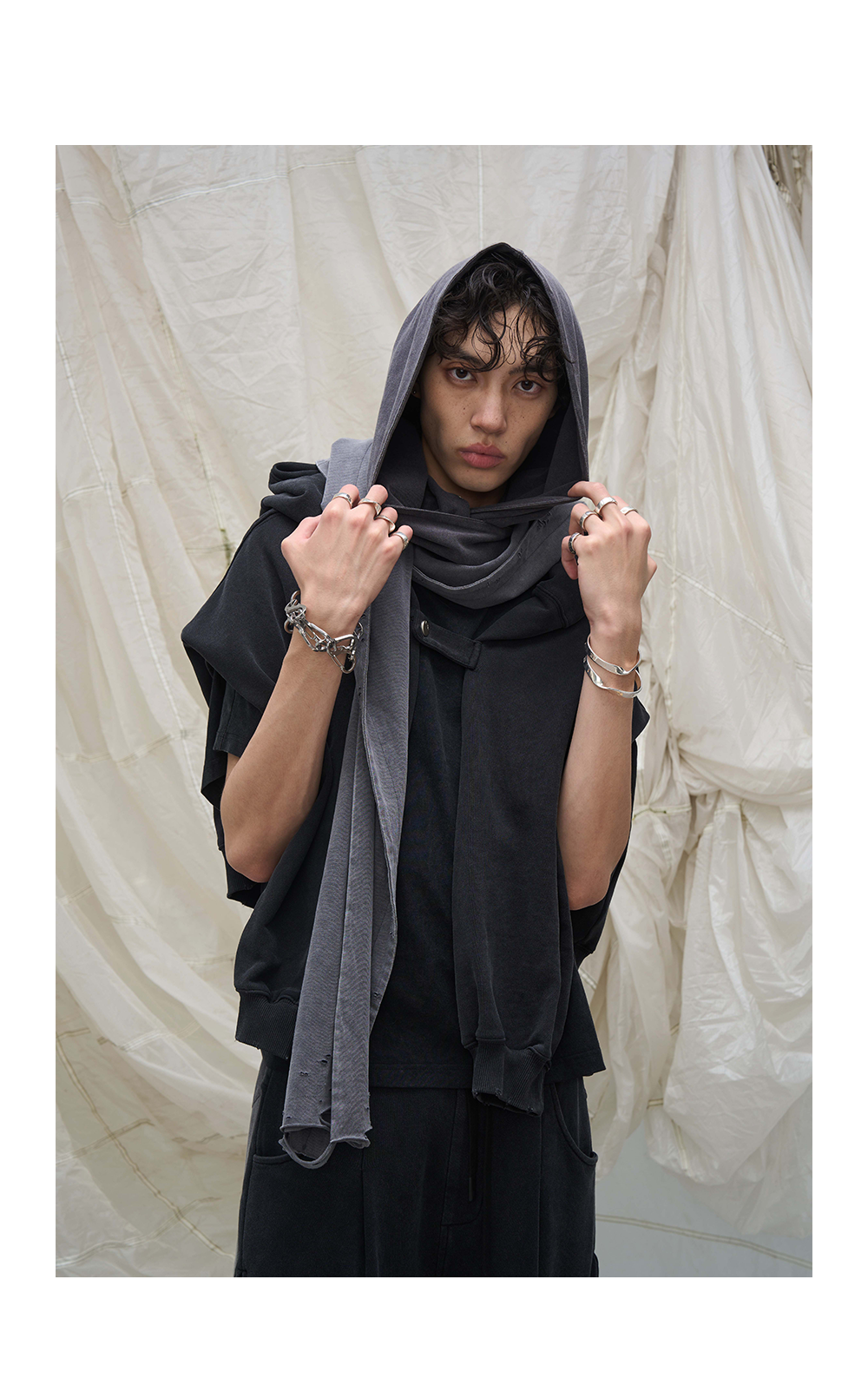 Logo-Emblazoned Mountaineering Buckle