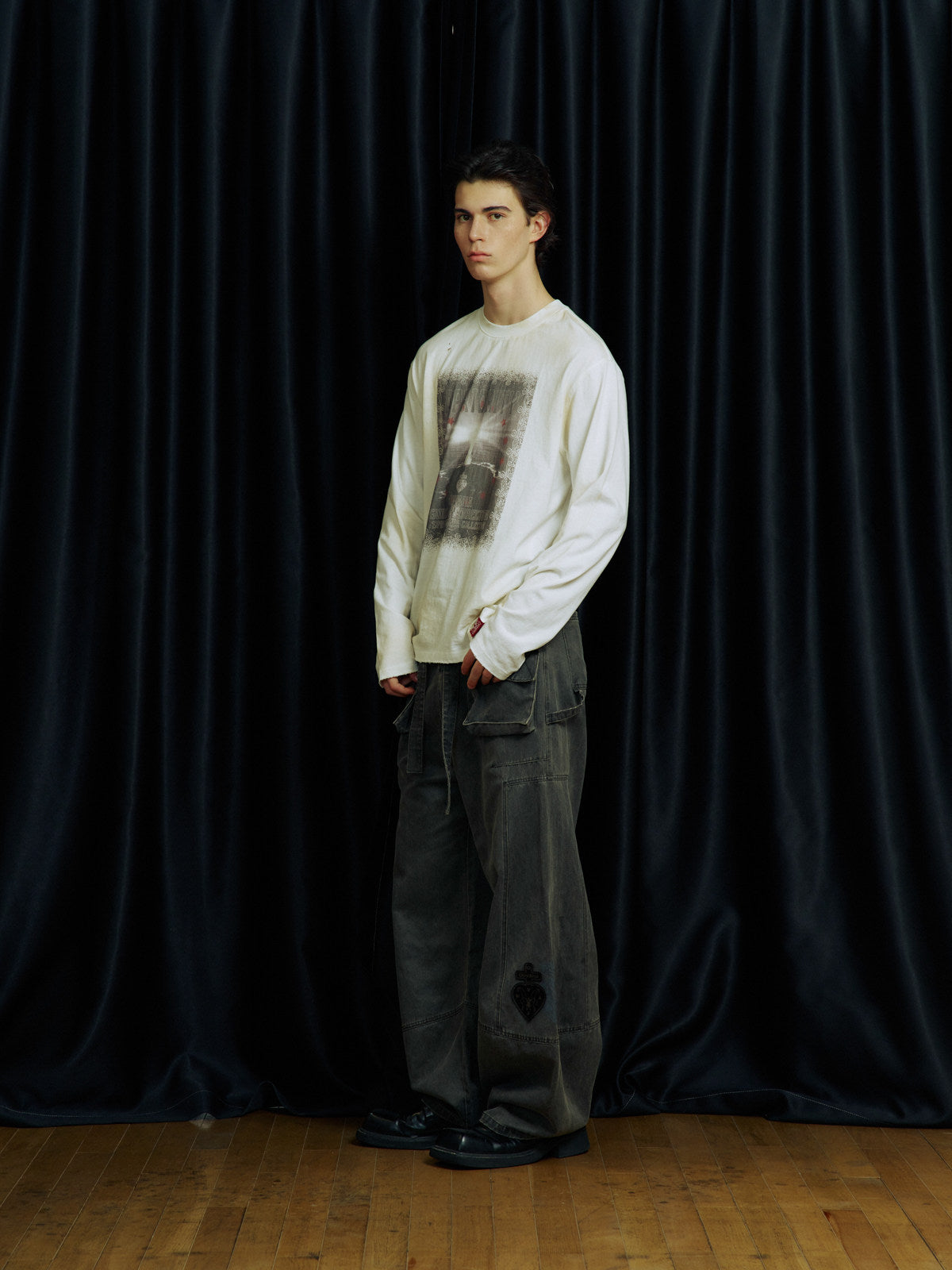 Waxed finish Distressed finish Cargo pants