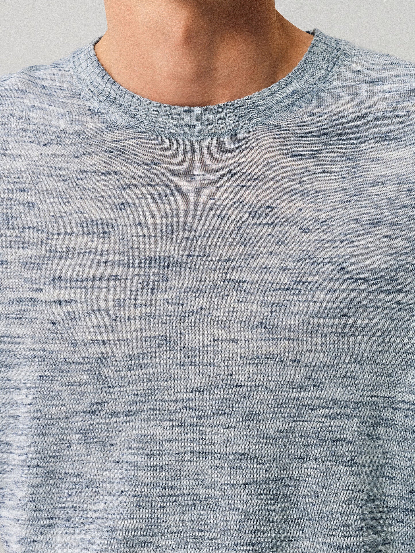 Tight-fitting T-shirt