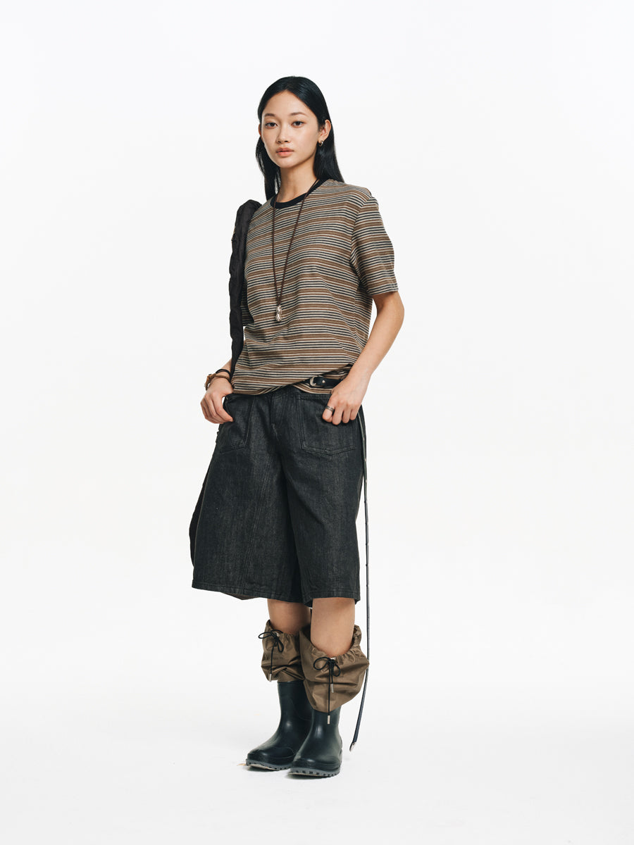 Contrast color T-shirt