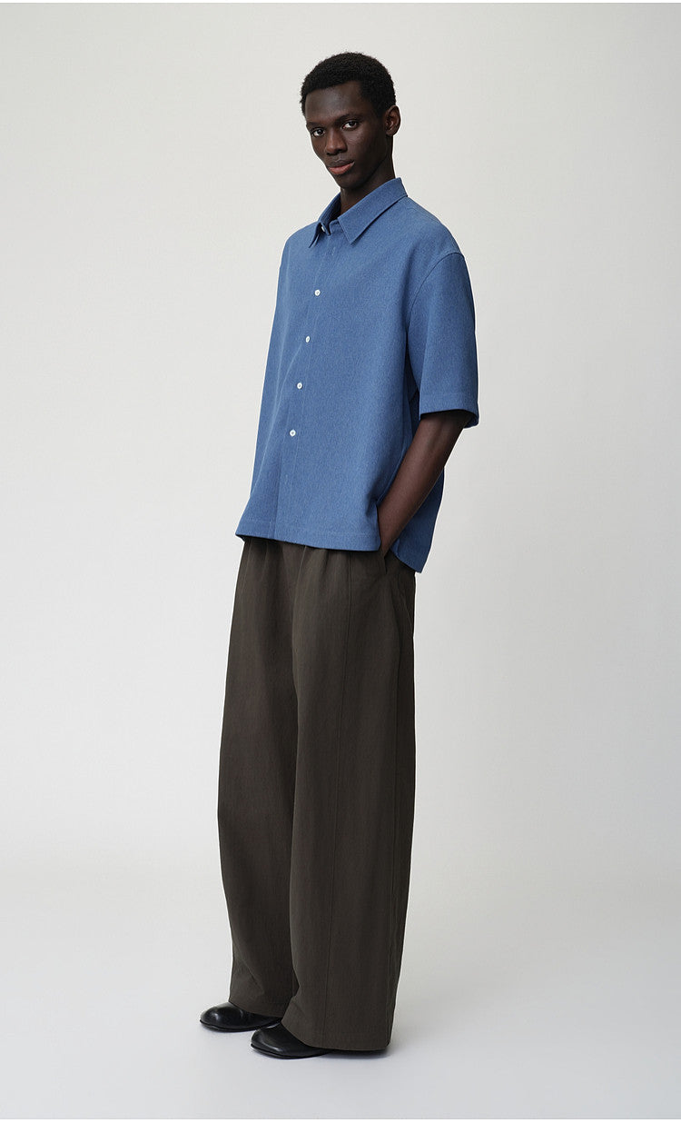 Standard Color Shirt with Pleats on the Side Seams