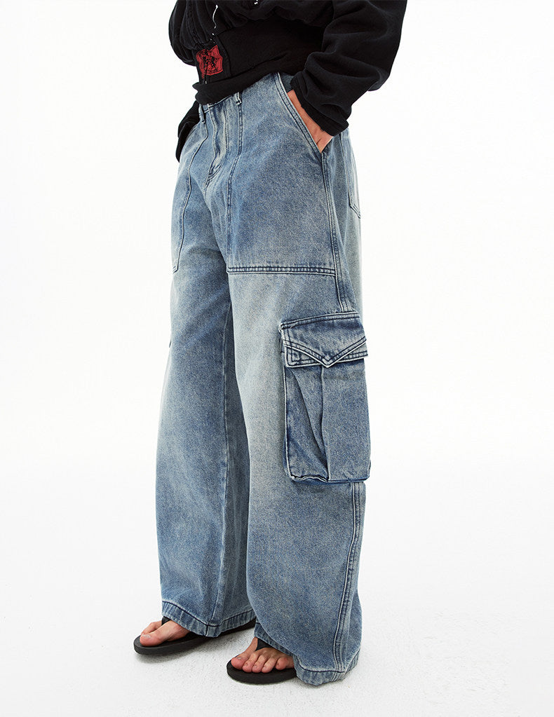 Large-Pocket Washed Jeans