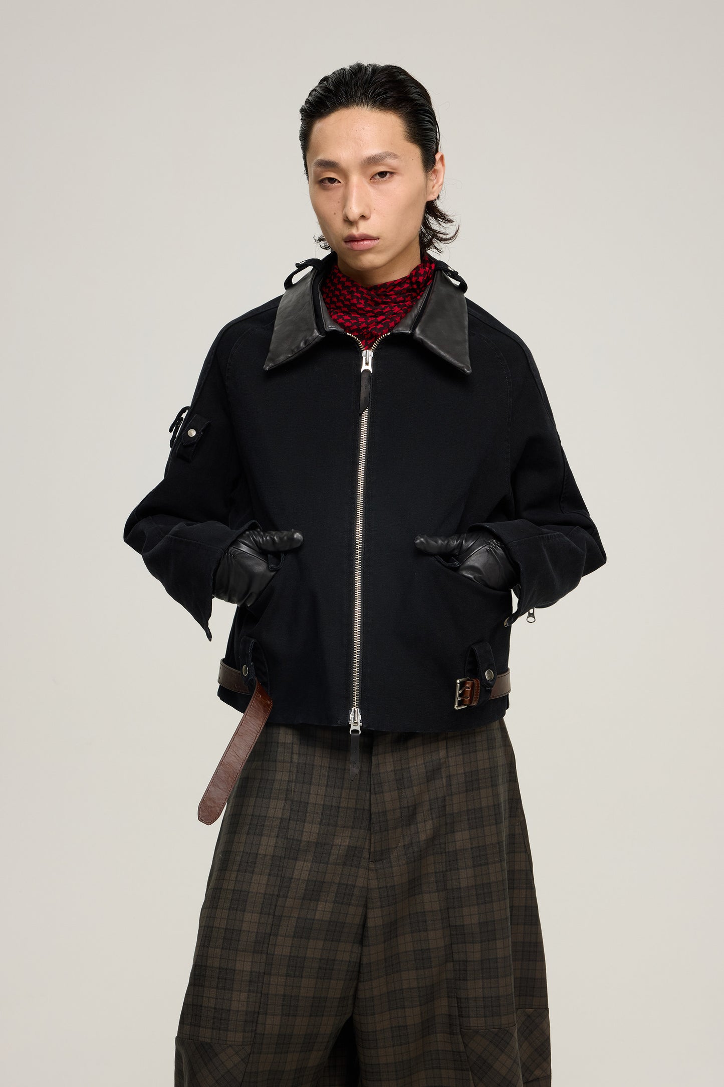 Jacket with a detachable leather collar