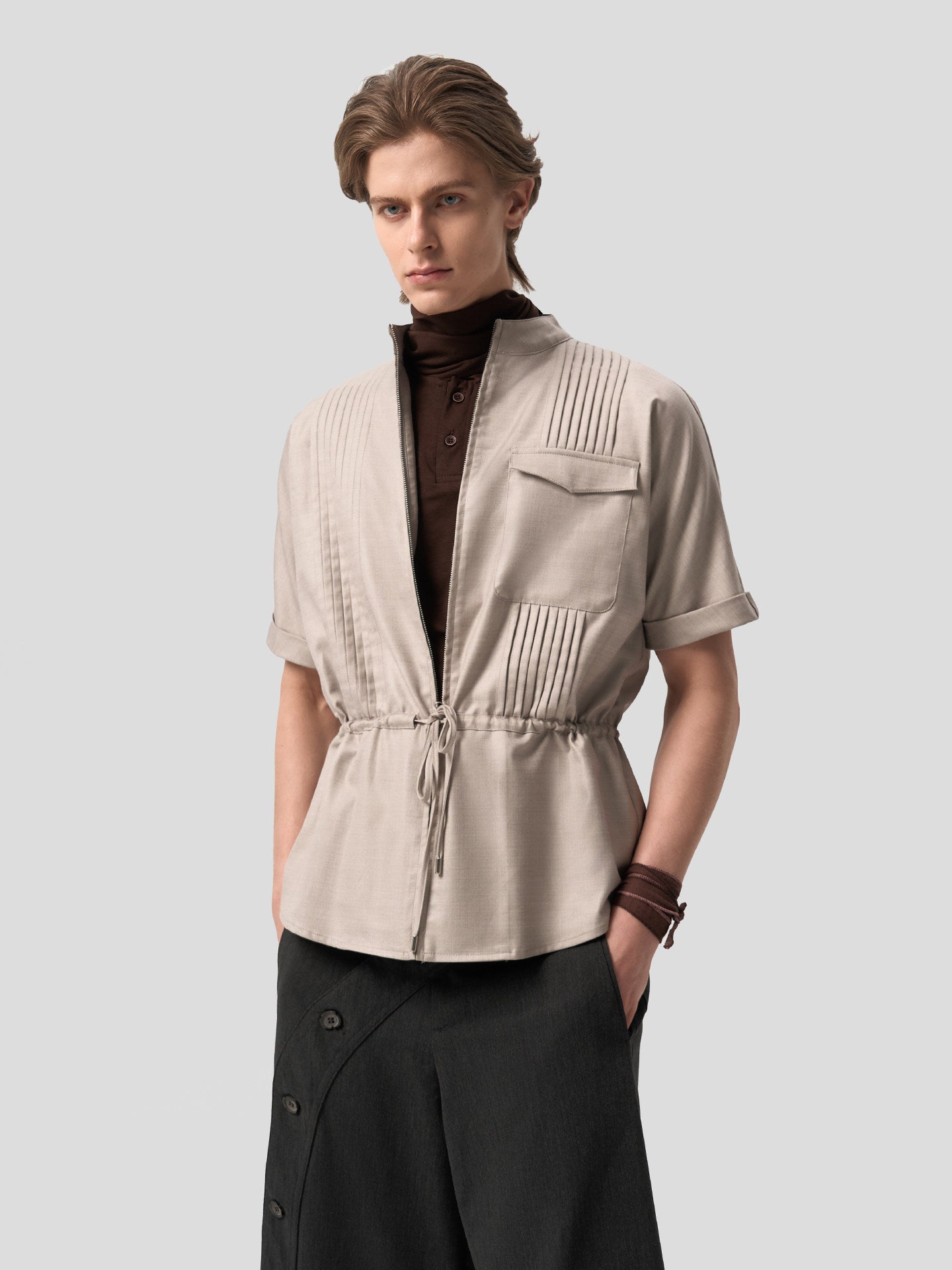 Shirt with 3D pleats and pockets