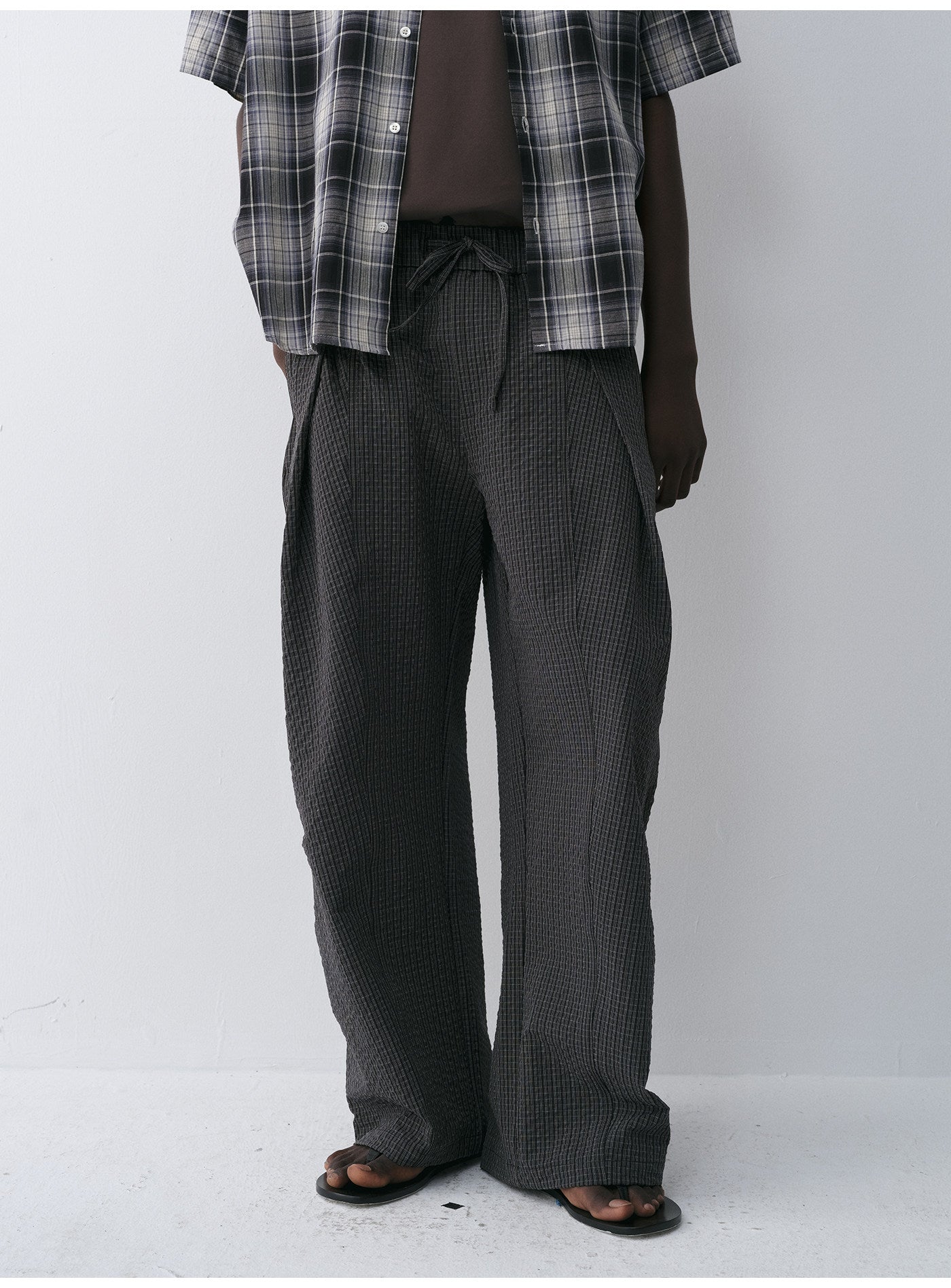 Curved Silhouette Casual Pants with Elastic Waistband