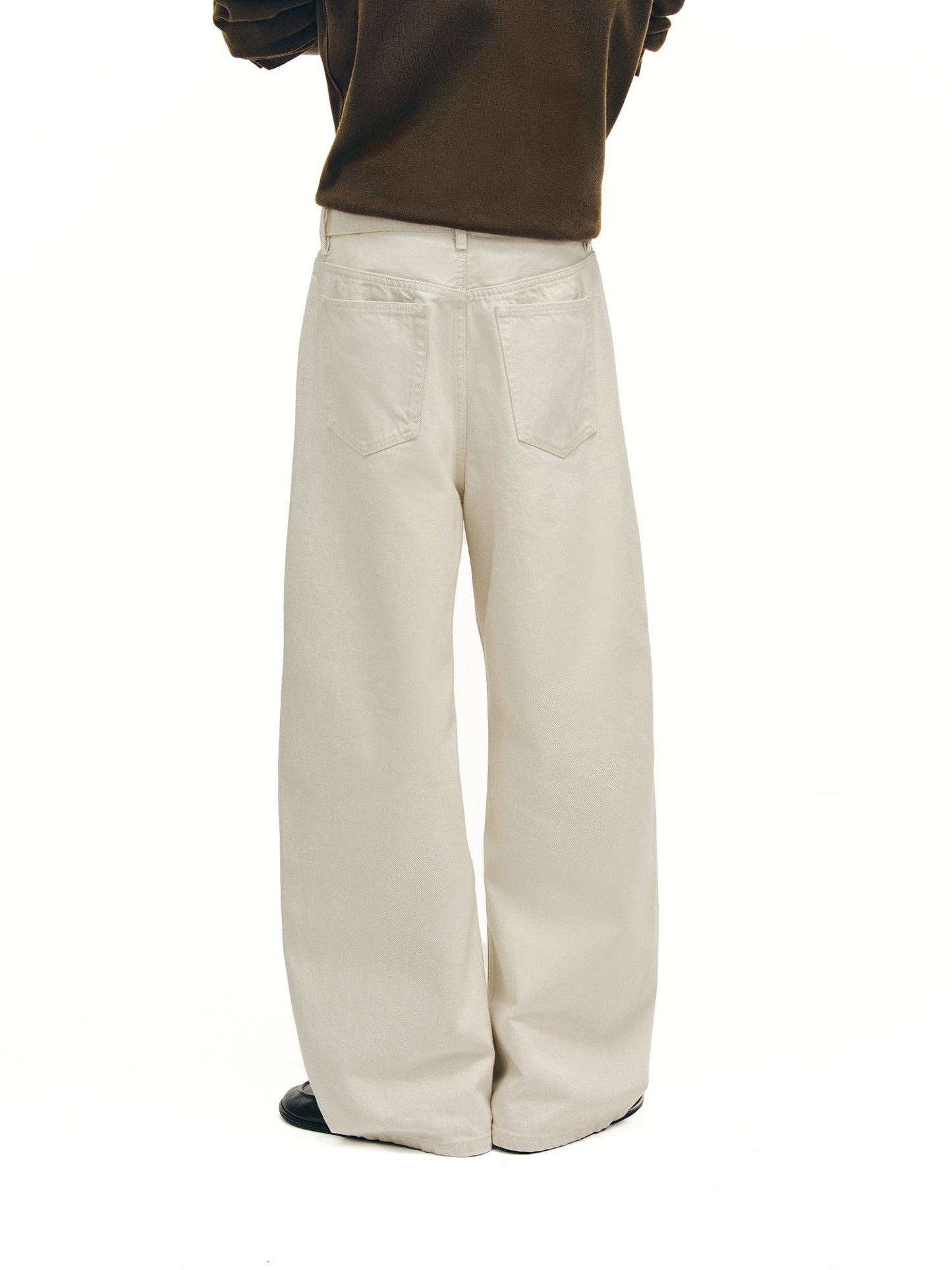 Slightly tapered cut white jeans