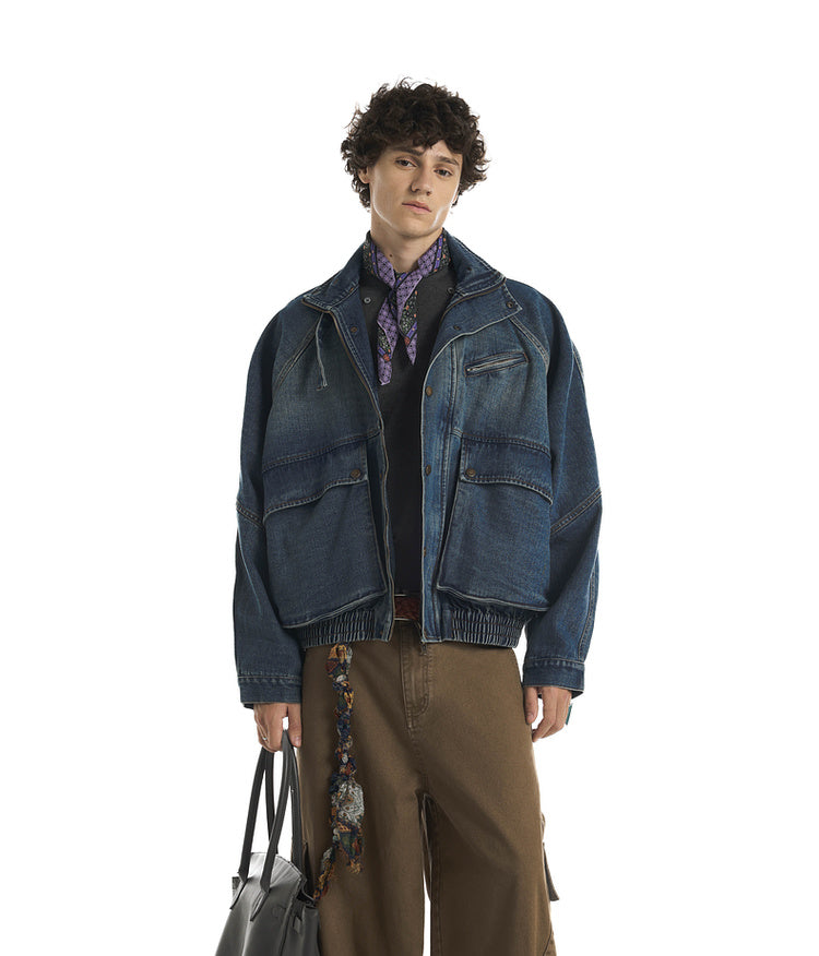 Short silhouette denim jacket