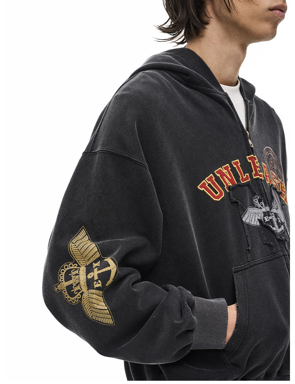 Sweatshirt with Letter-Printed Badge