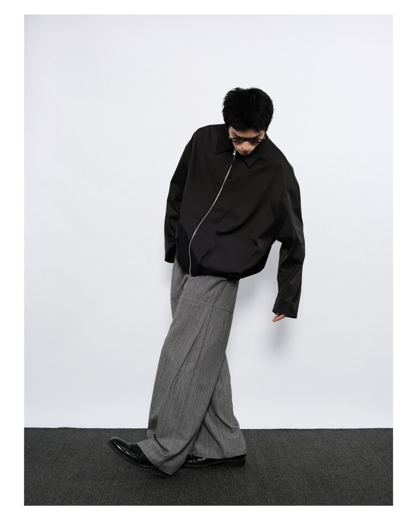 Loose Pleated Silhouette Jacket