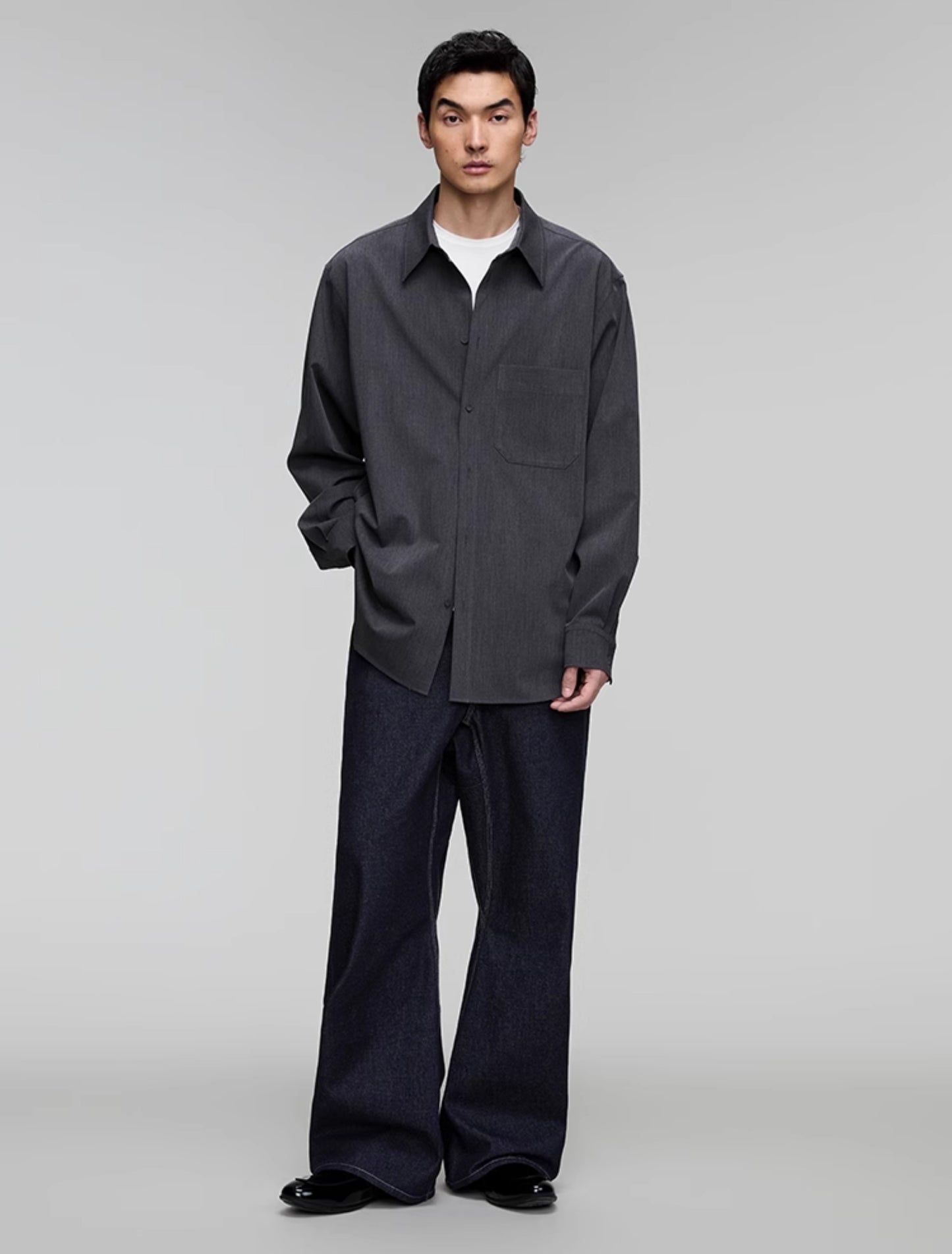 Patch pocket basic shirt