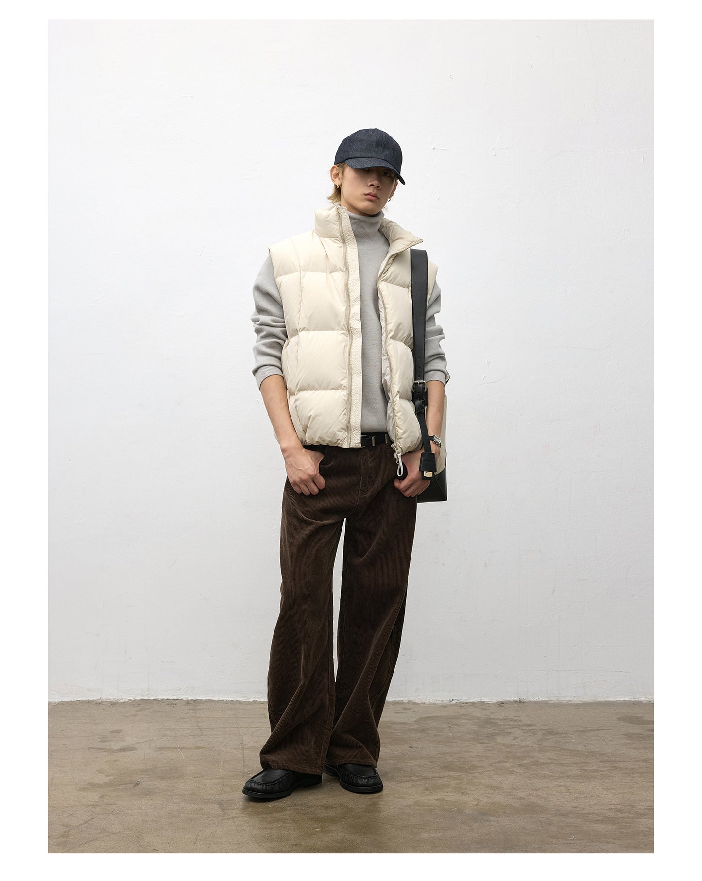 Cocoon Silhouette Corduroy Pants