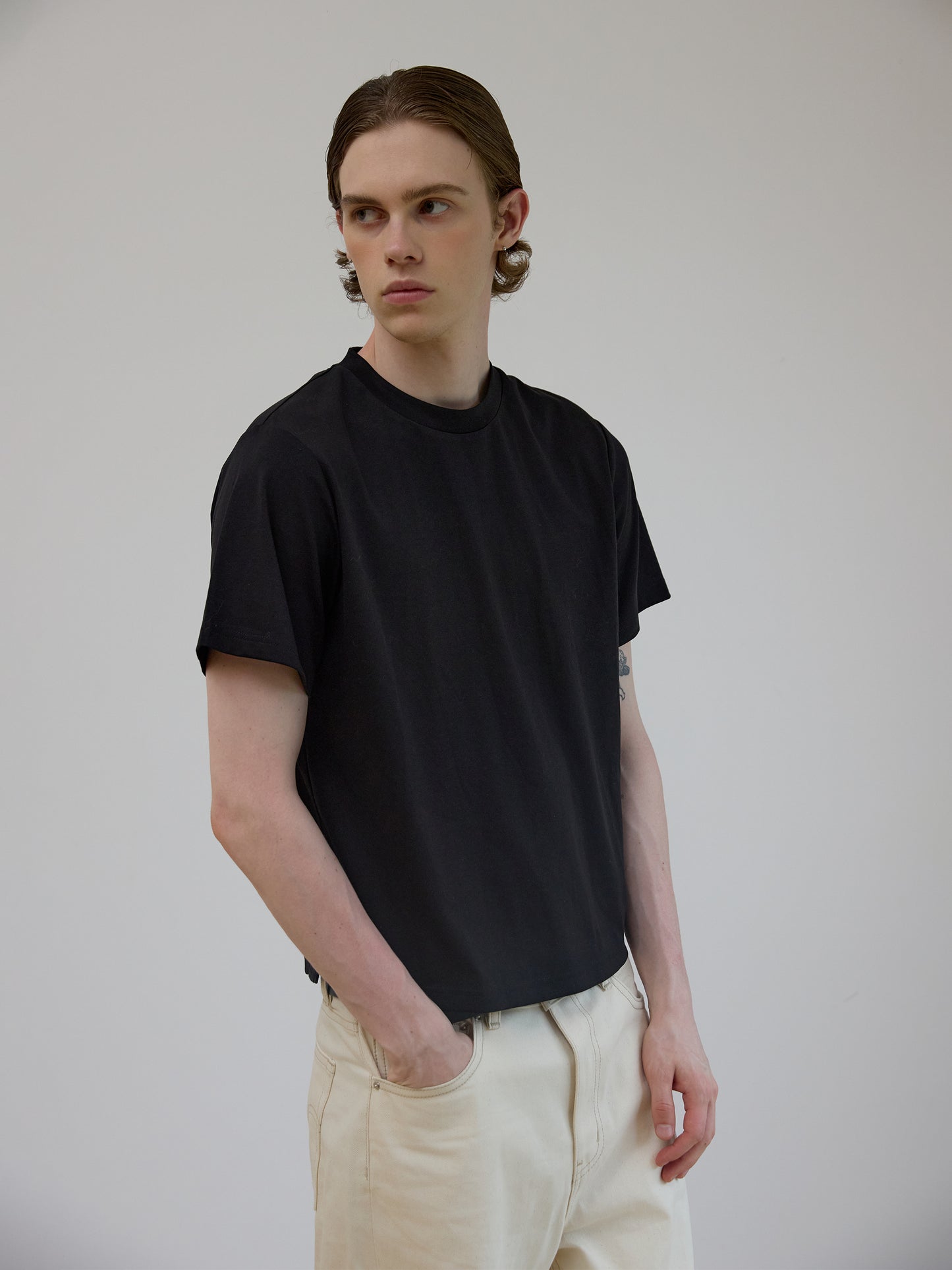 Basic round neck T-shirt