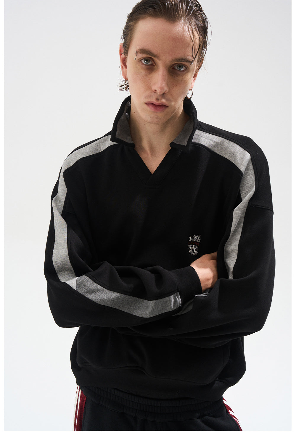 Embroidered Contrast Color Sweatshirt