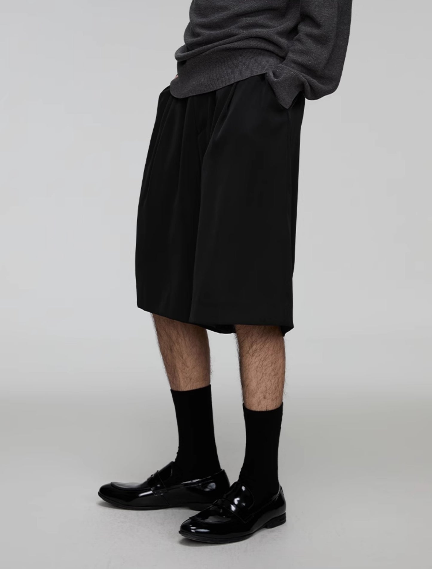 Elastic waist casual shorts