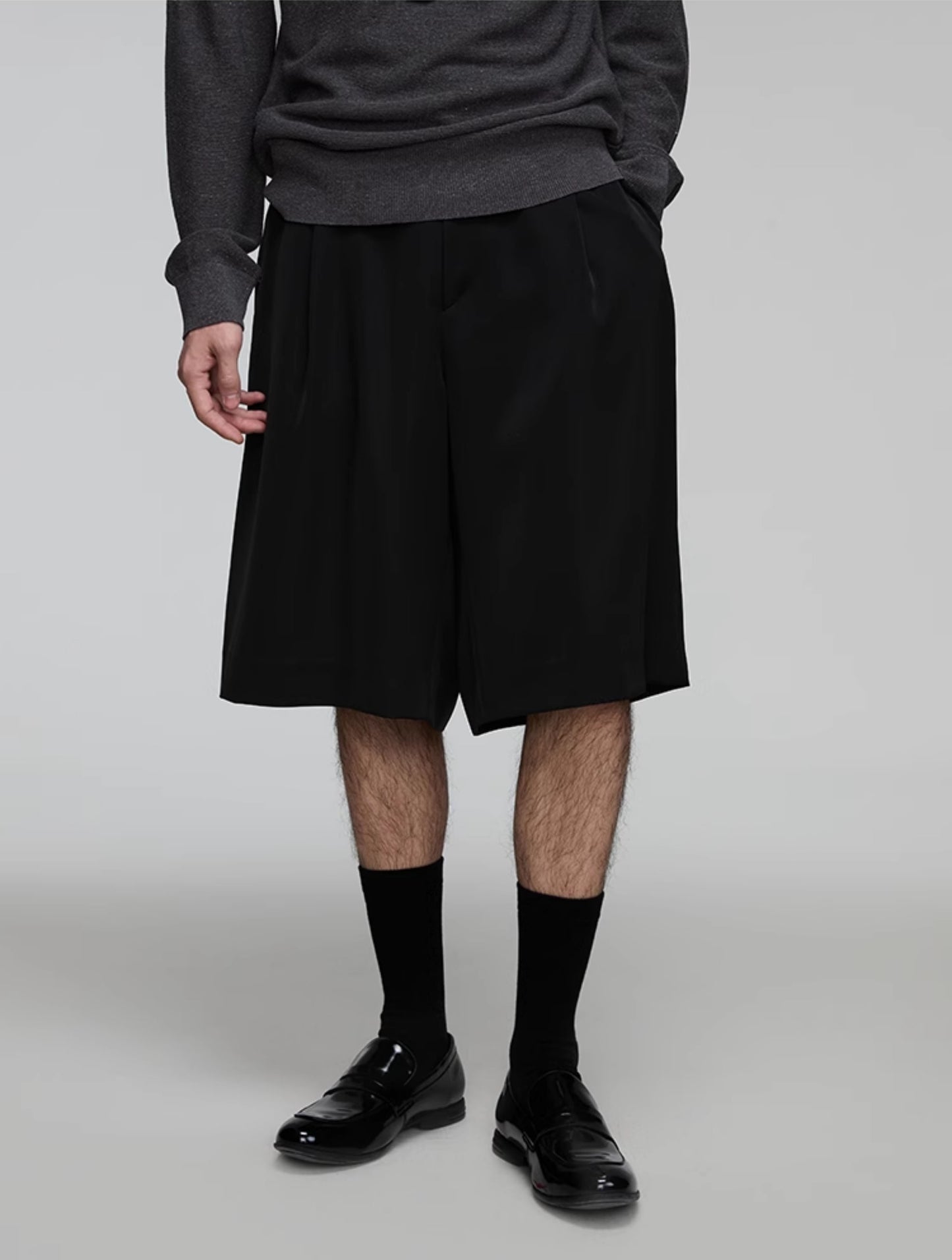 Elastic waist casual shorts