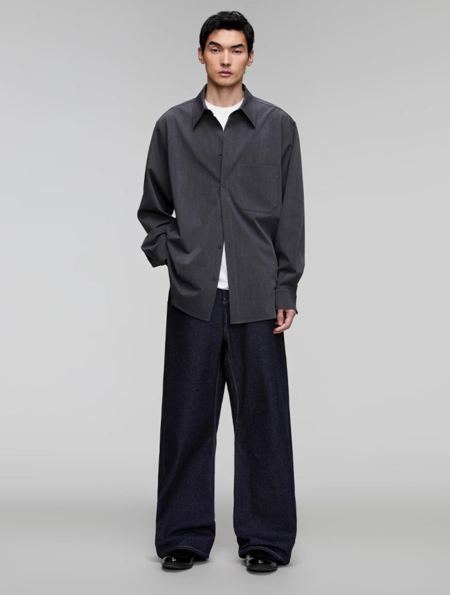 Patch pocket basic shirt