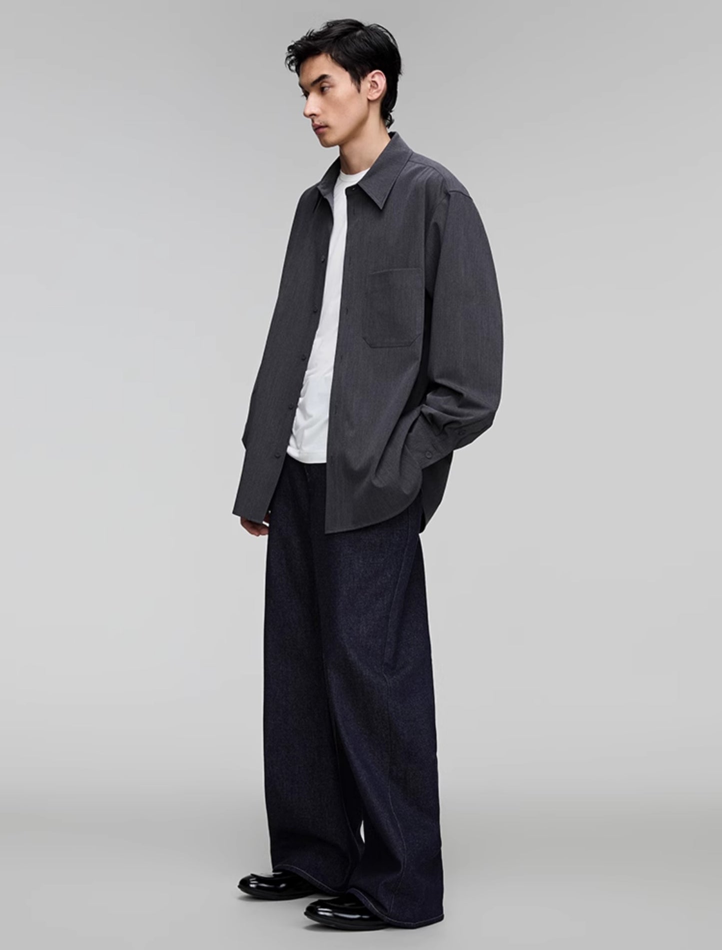 Patch pocket basic shirt