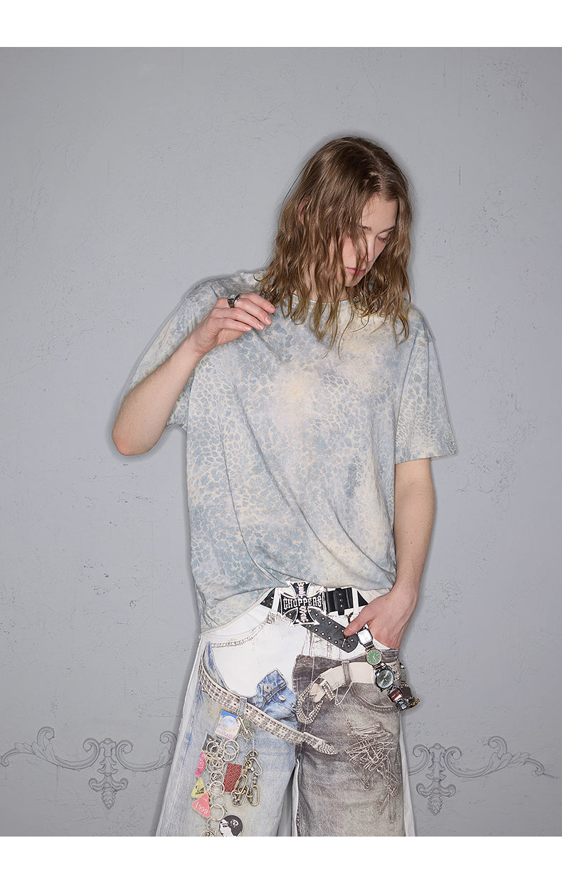 Short wide leopard print T-shirt