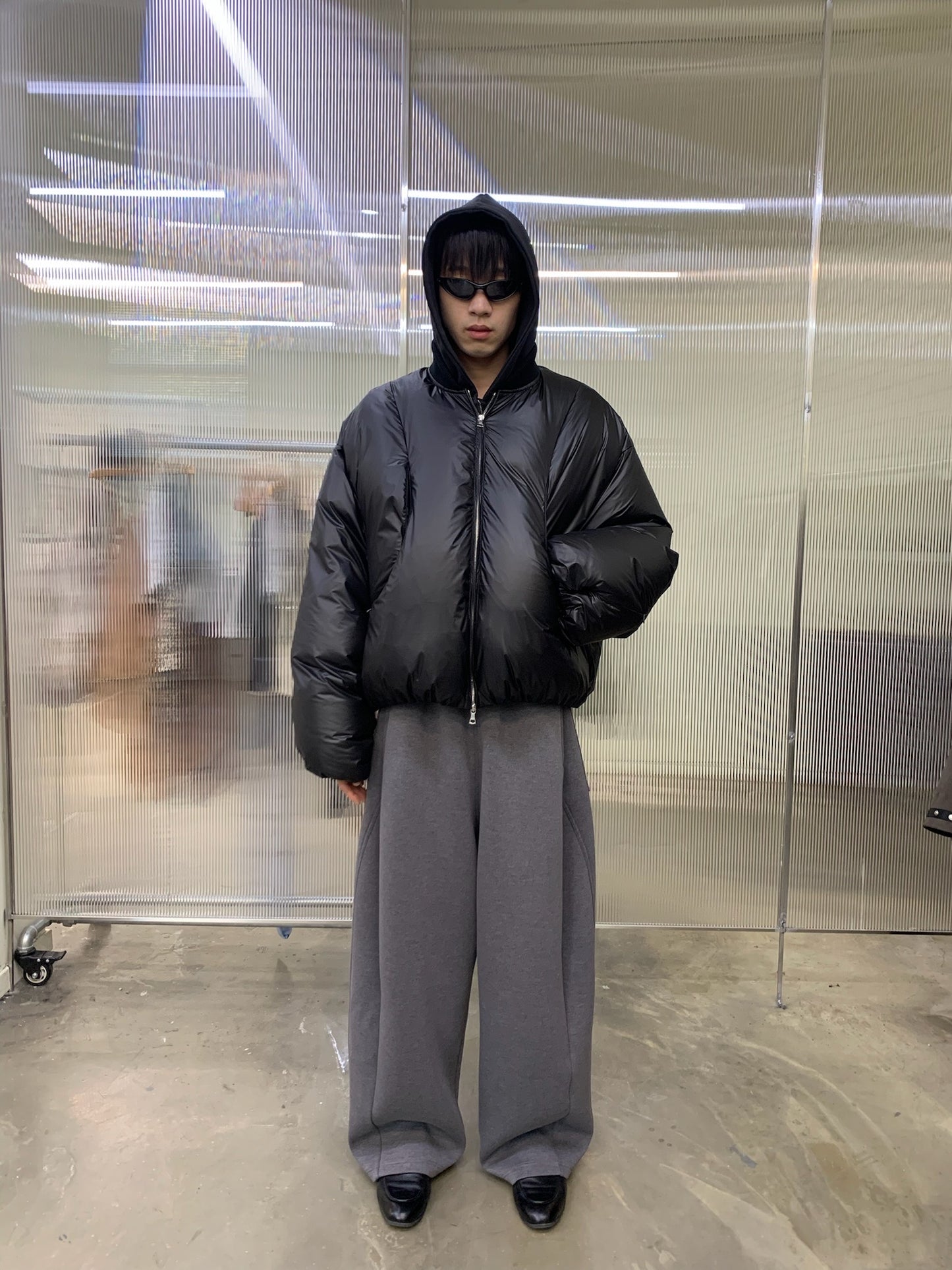 Scimitar cut knit casual pants