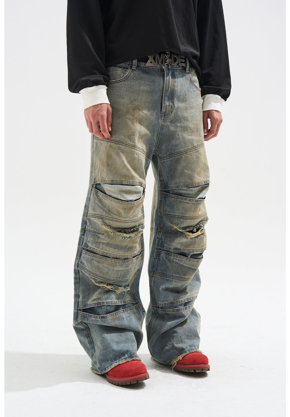 Split Wash Dirty Jeans