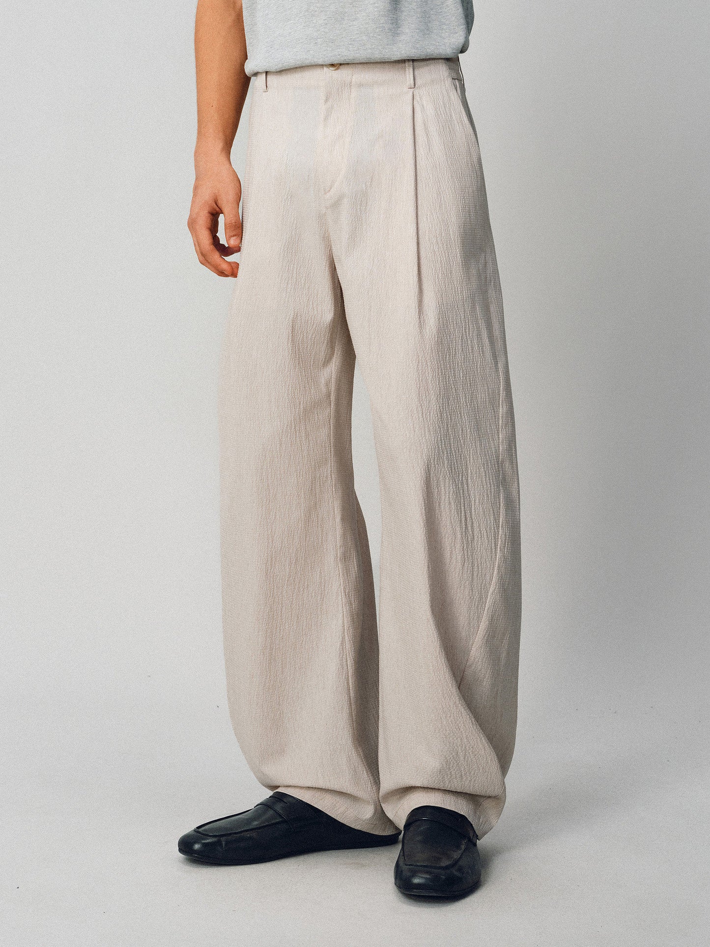 Linen-Blend Casual Pants with a Slightly Curved Silhouette