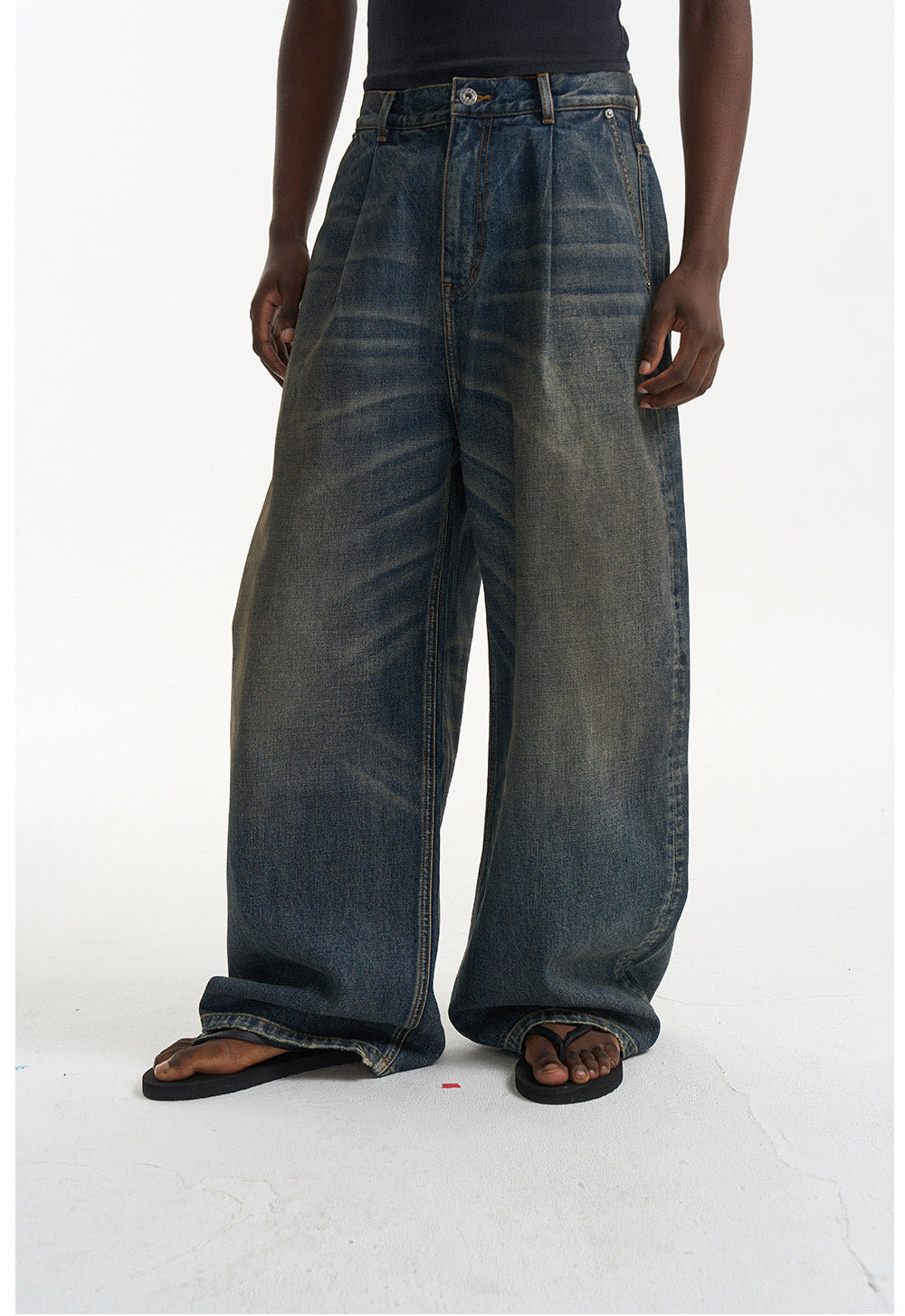 Wash-processed wide-leg jeans