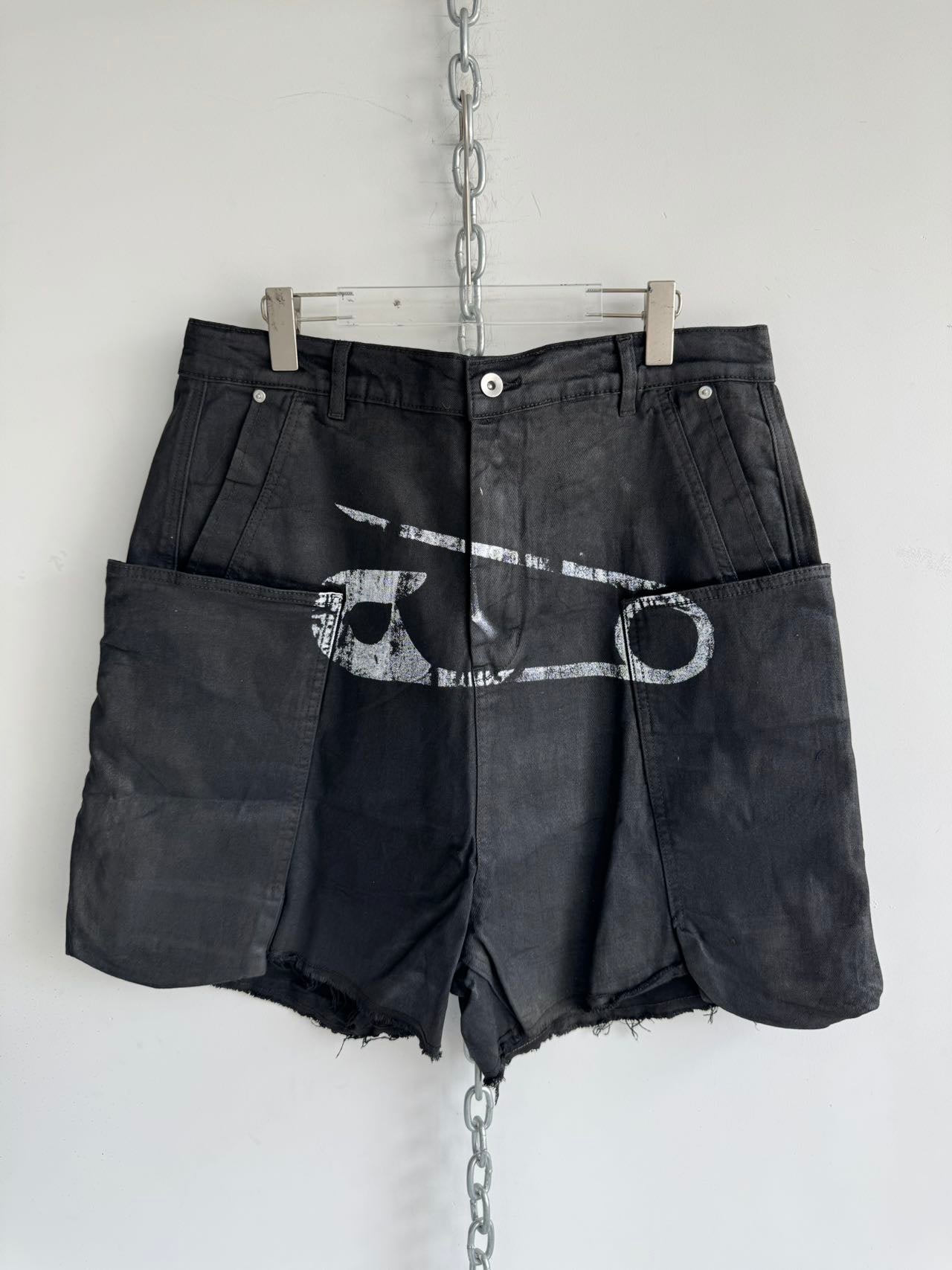 Damaged and waxed shorts