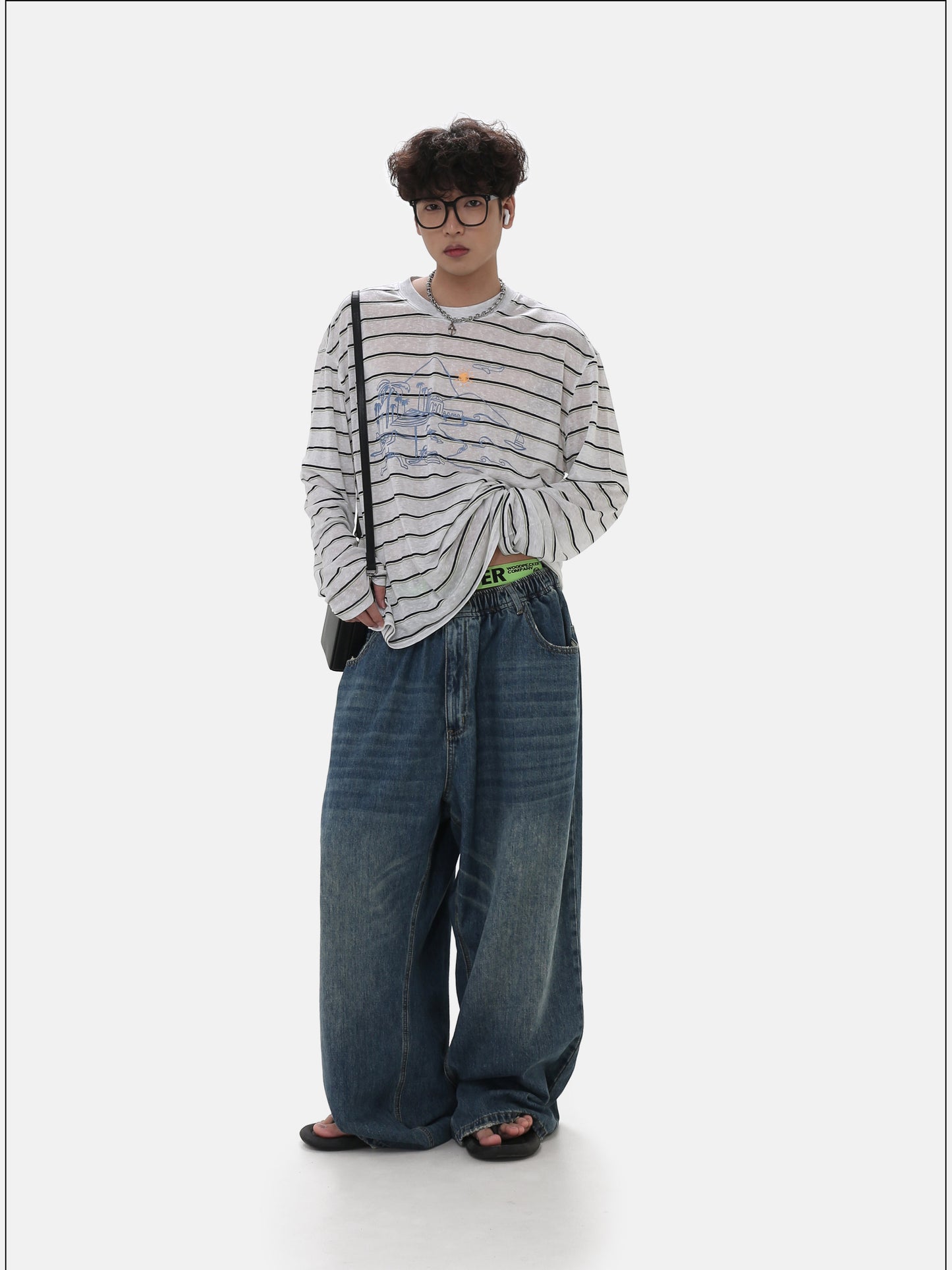 경량 스트라이프 티셔츠