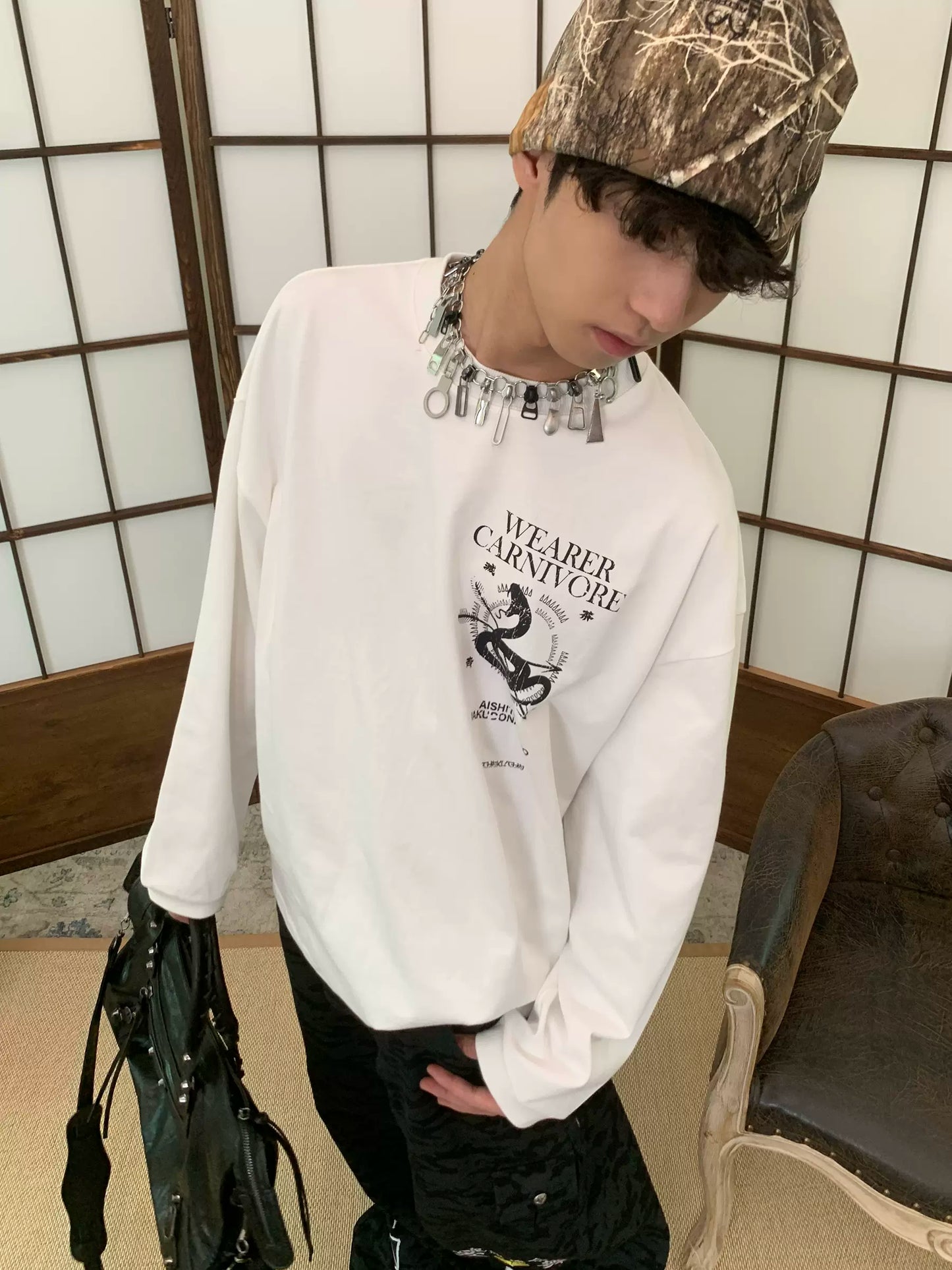 Used Printed Round Neck Long Sleeved T-Shirt