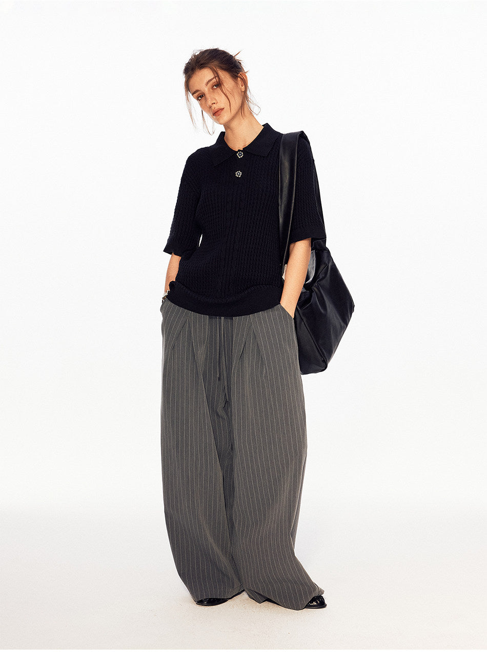 Wide-leg pants with an elastic waistband