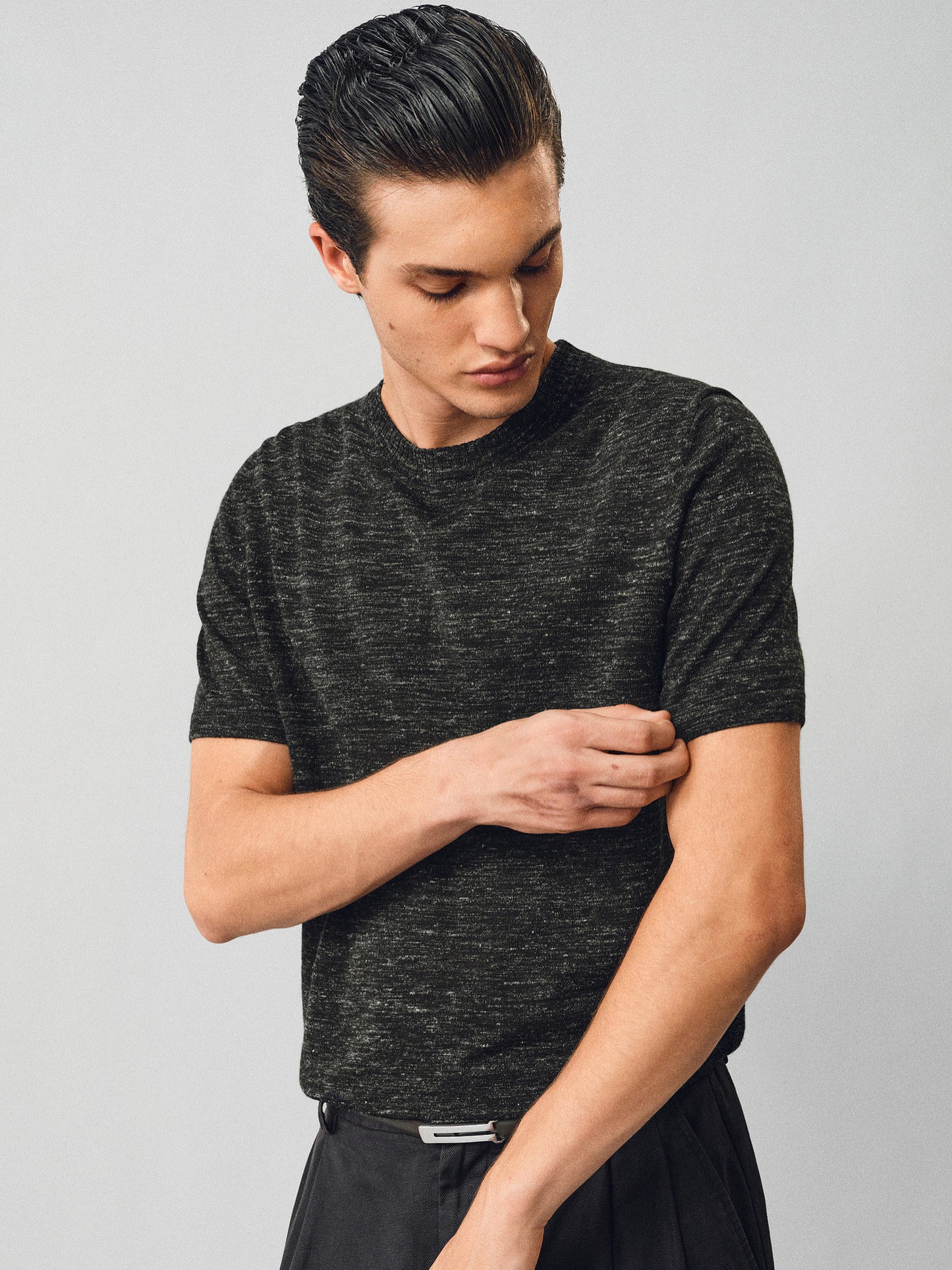 Tight-fitting T-shirt