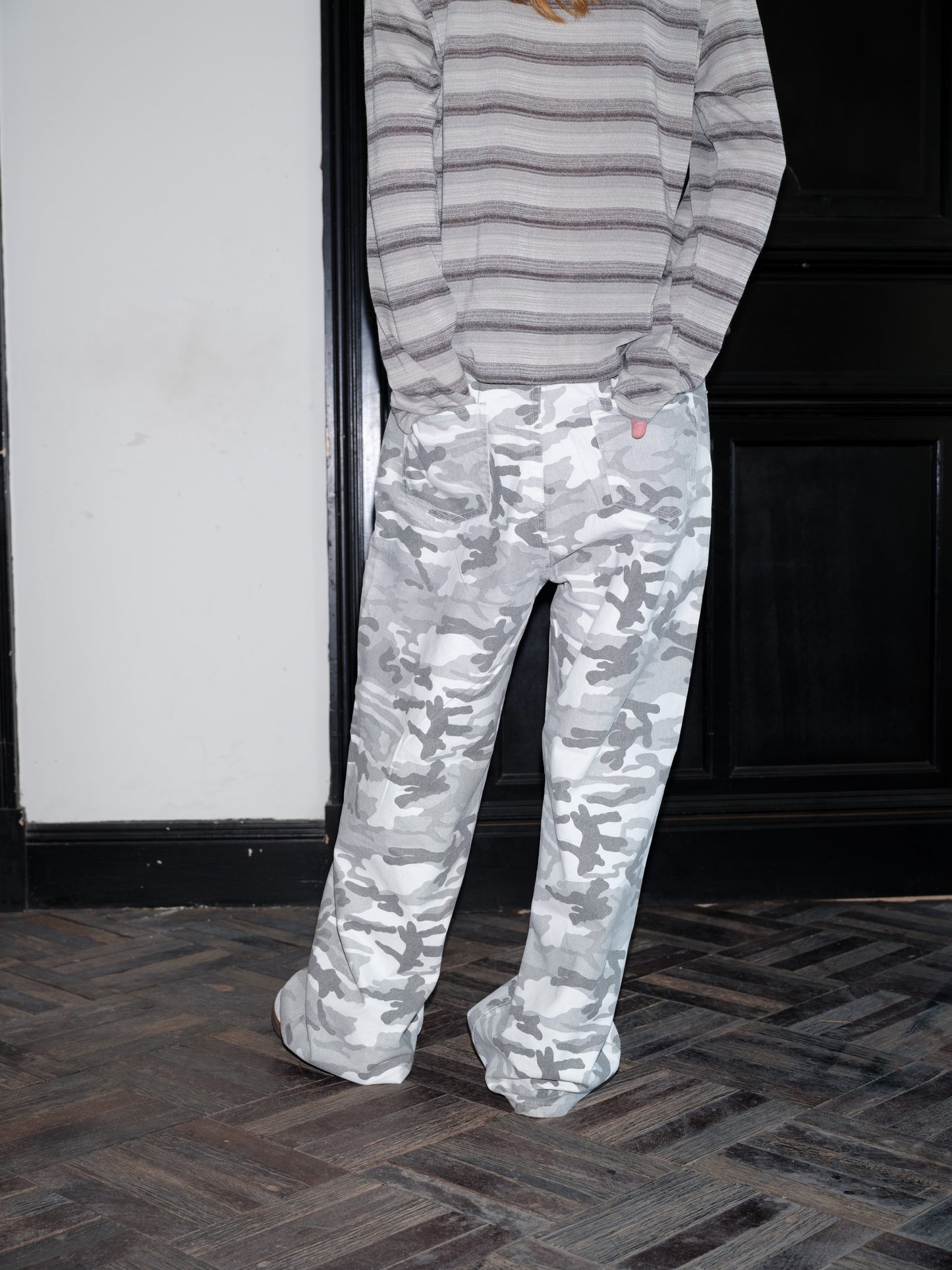 Distressed Camouflage Casual Pants