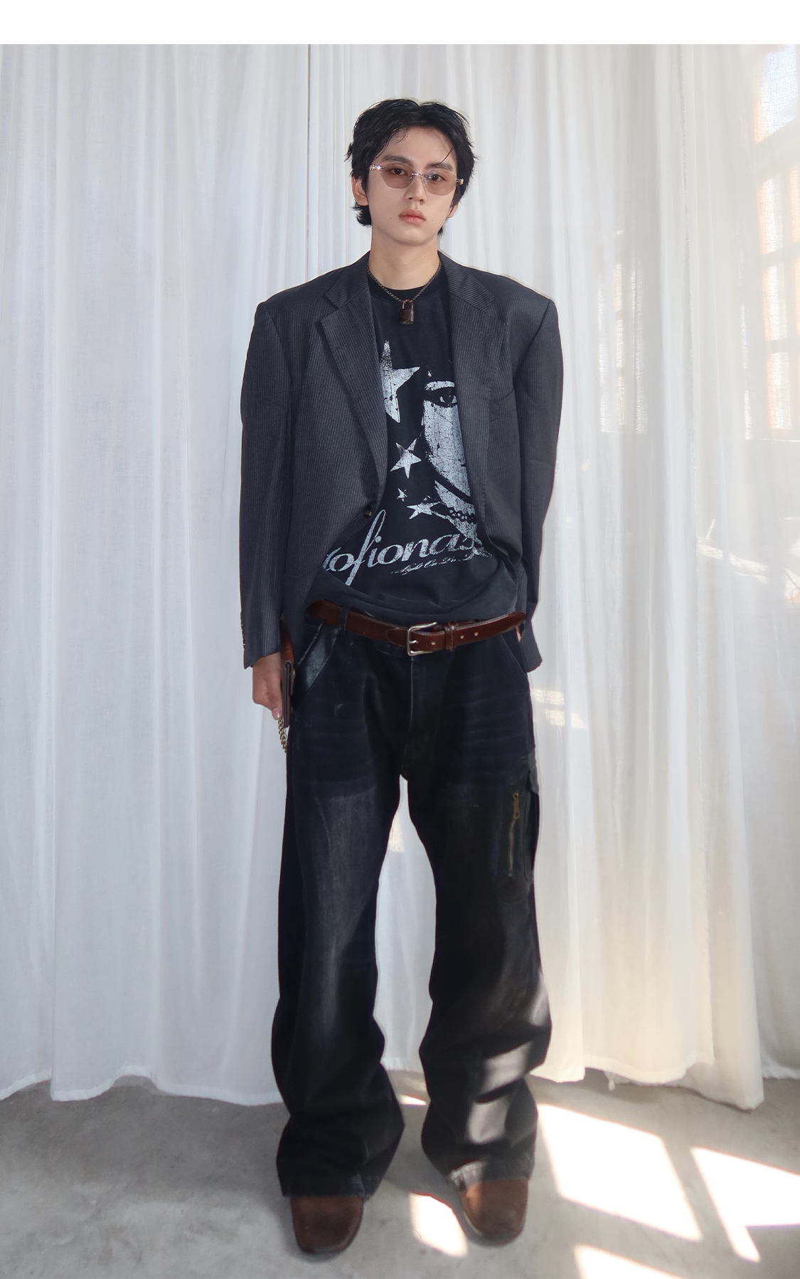 Flared Jeans with Zipper Pockets