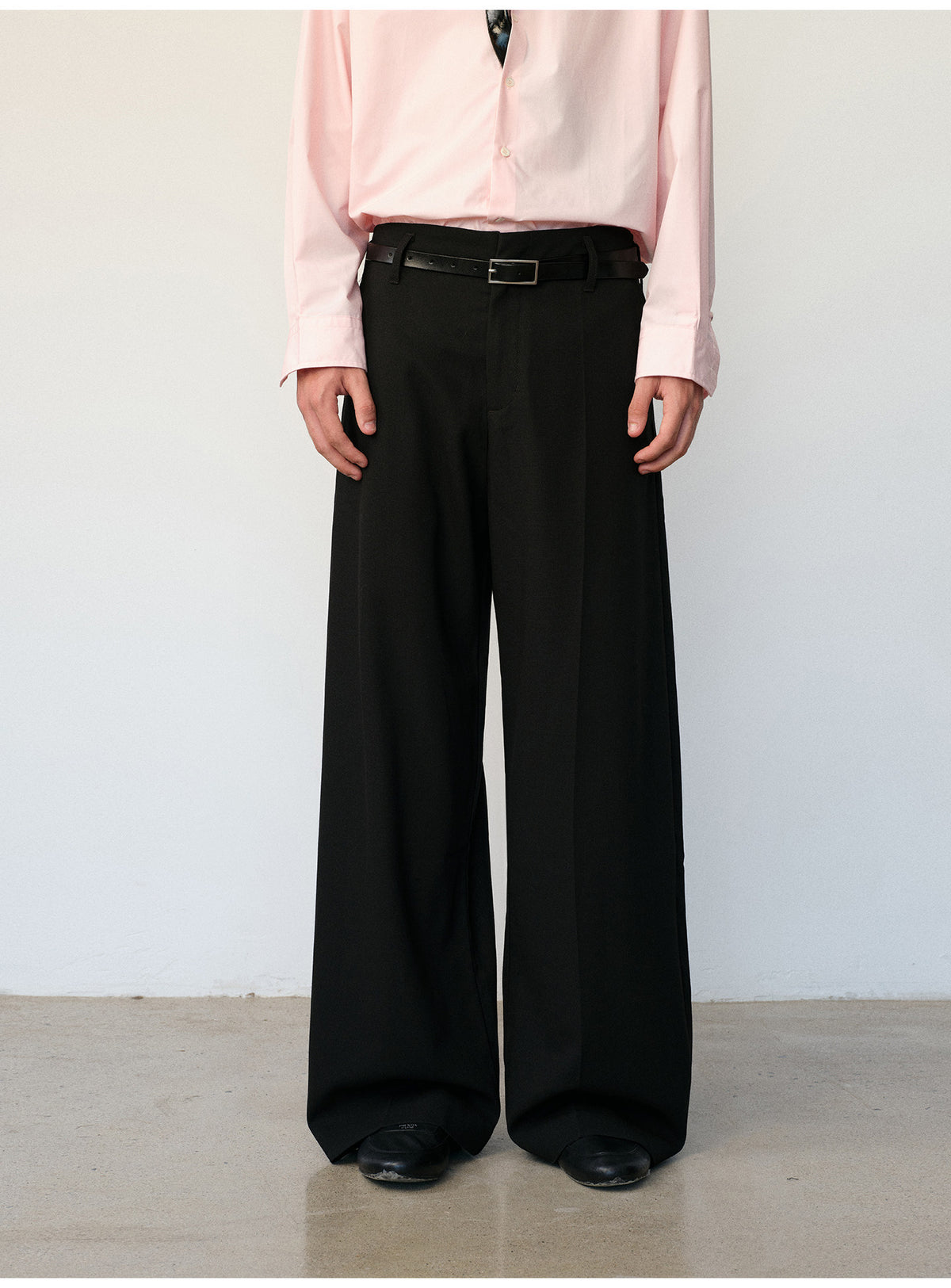 Curved-Leg Casual Pants