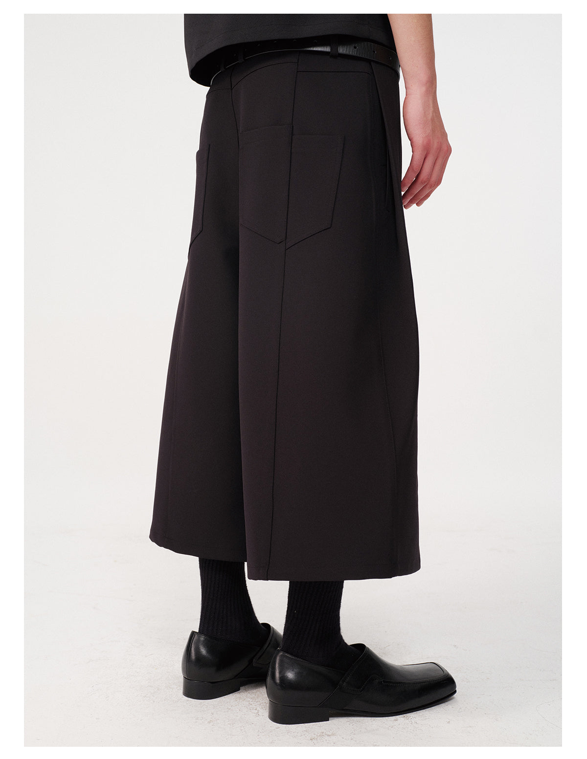 Side pleated cropped pants