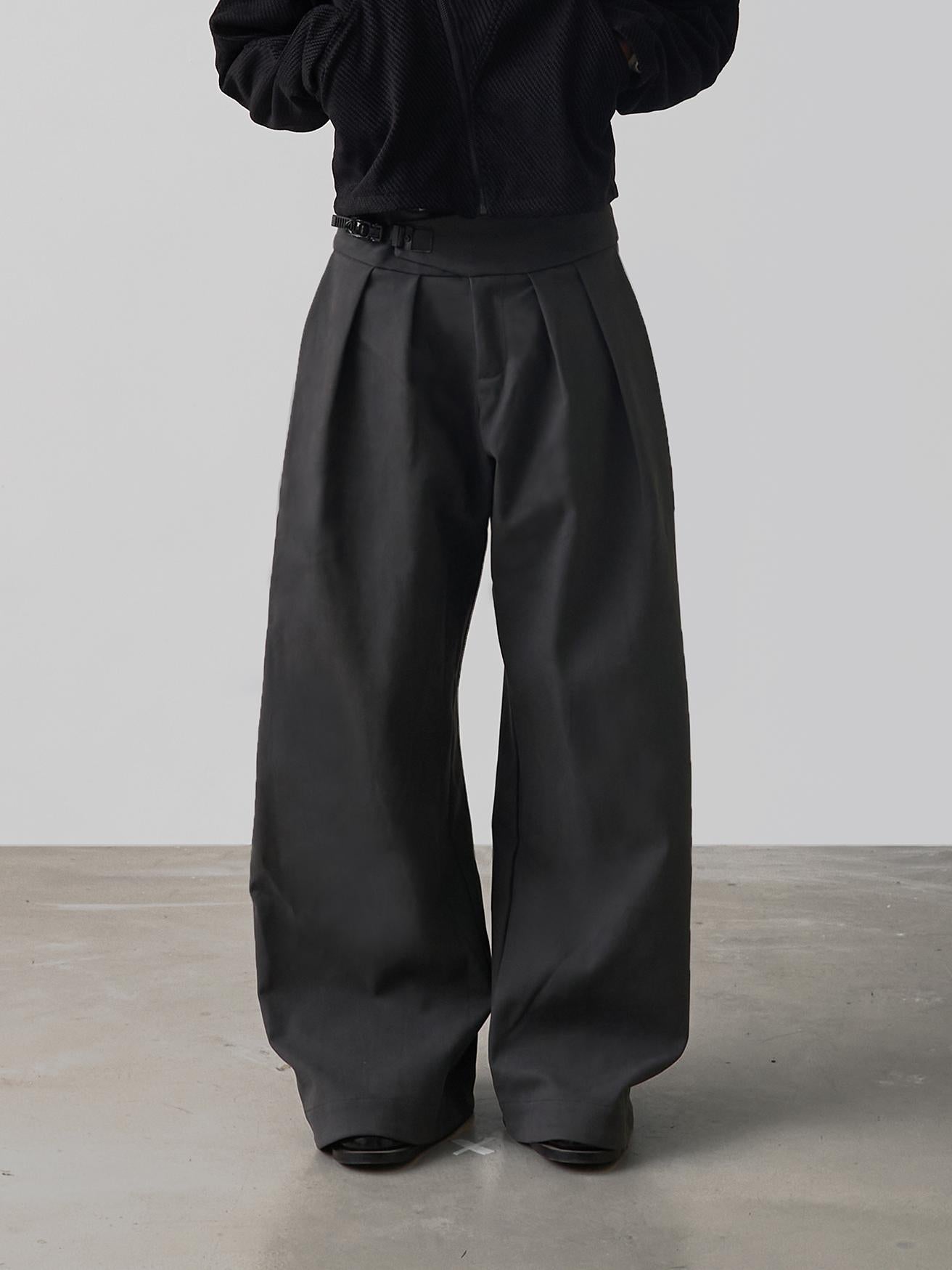 Pleated wide-leg pants
