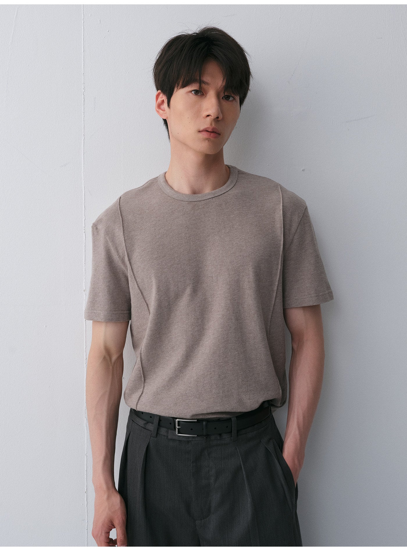 피티드 라운드넥 티셔츠