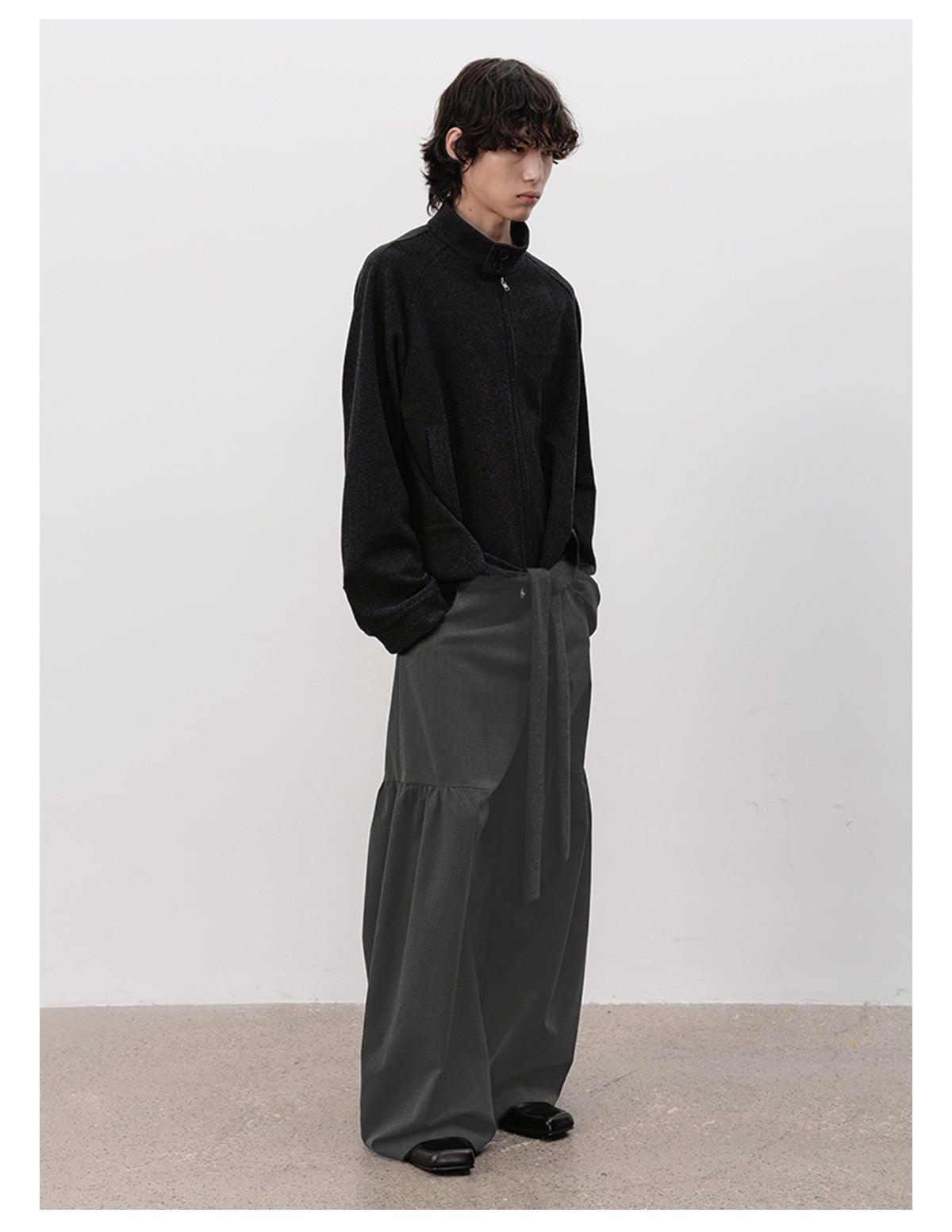 Casual pants with side pleats