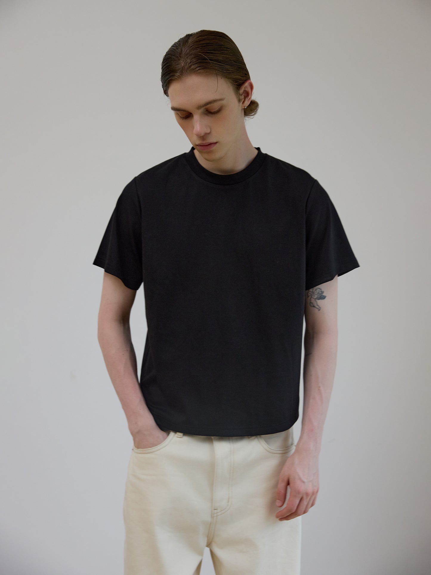 Basic round neck T-shirt