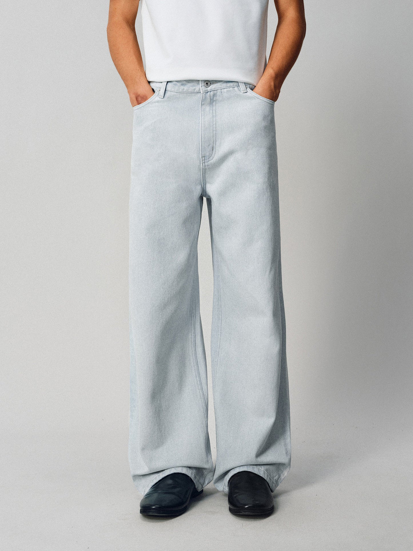 Micro-flared Washed Jeans